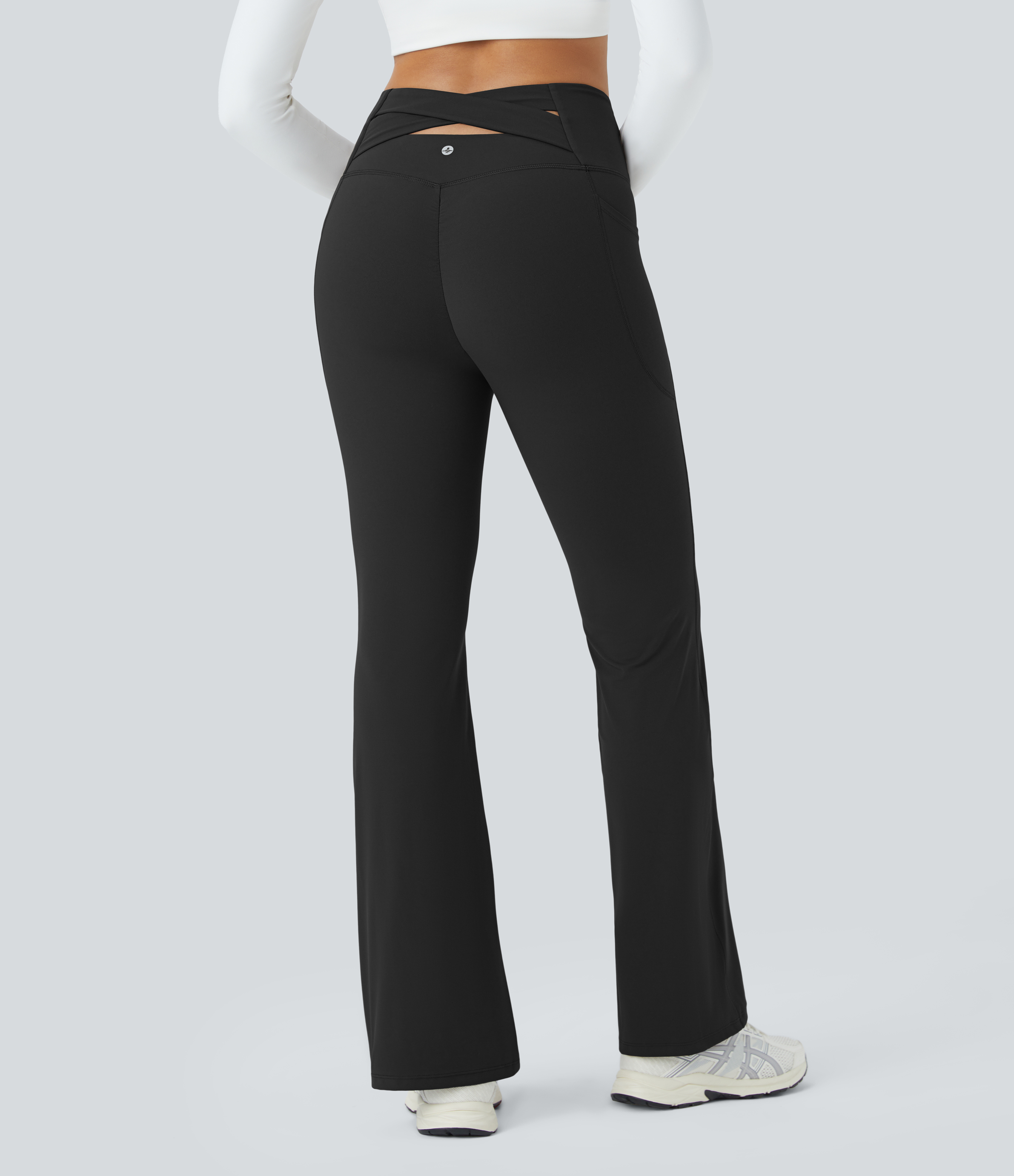 Halara SoCinched High Waisted Tummy Control Side Pocket Crossover Ruched Shaping Yoga UltraSculpt Slight Flare Leggings  - Black - M(regular) 