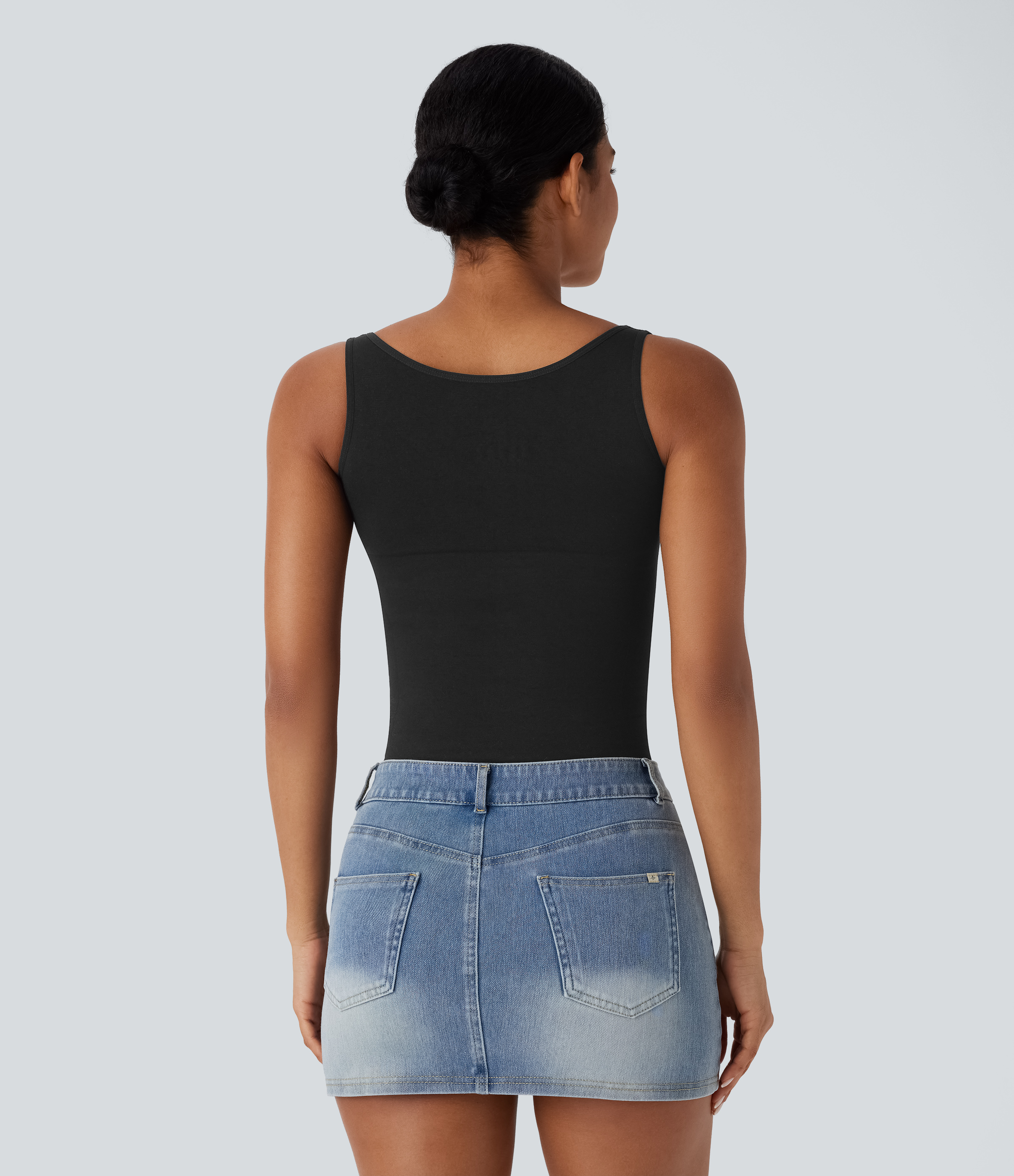 Noir OneForm Seamless Flow — débardeur lounge gainant sans coutures à encolure carrée / 2