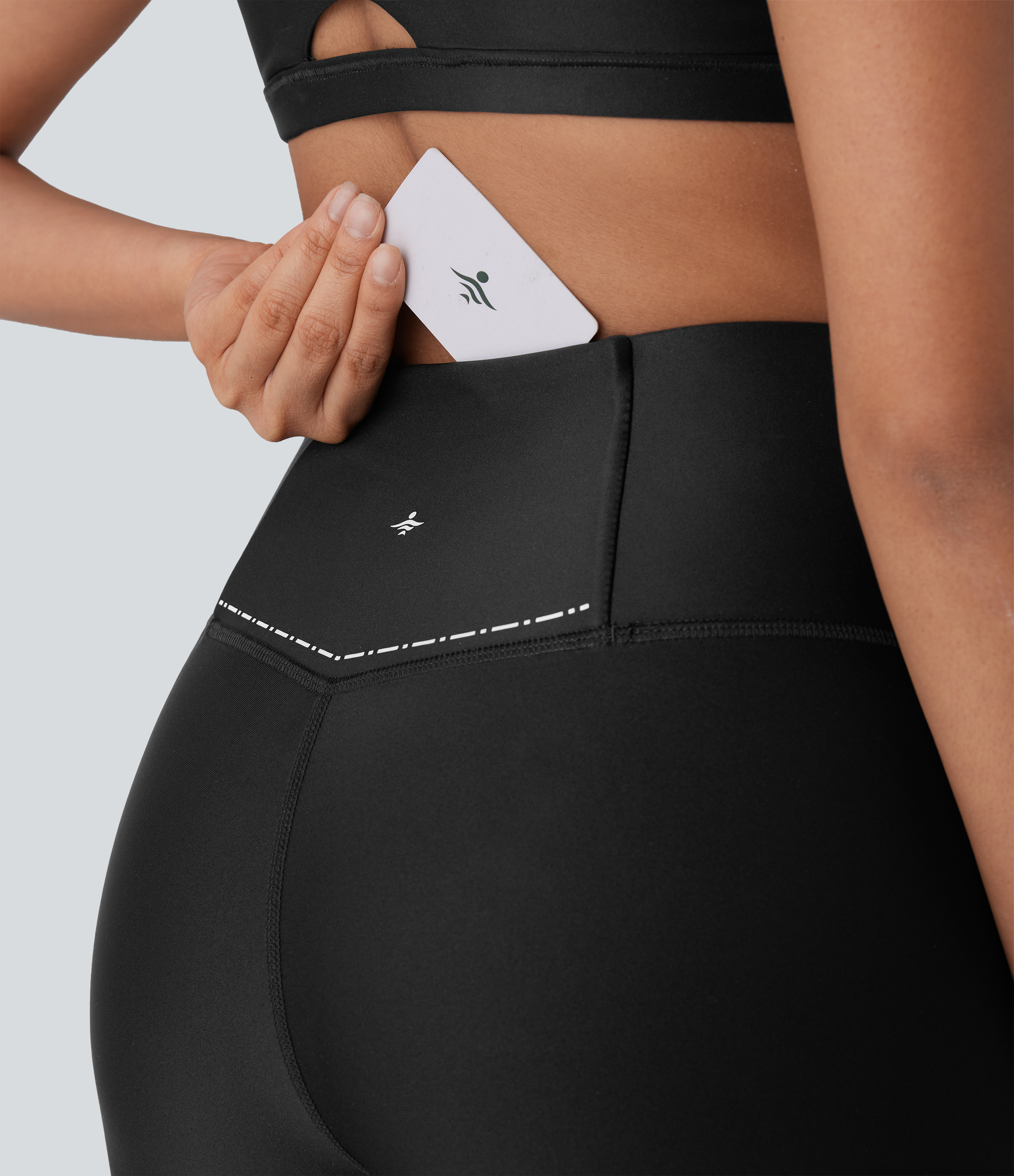 Halara SoCinched High Waisted Tummy Control Reflective Line Back Pocket Sheen Running Leggings  - Black - XL(7/8) gym leggings 