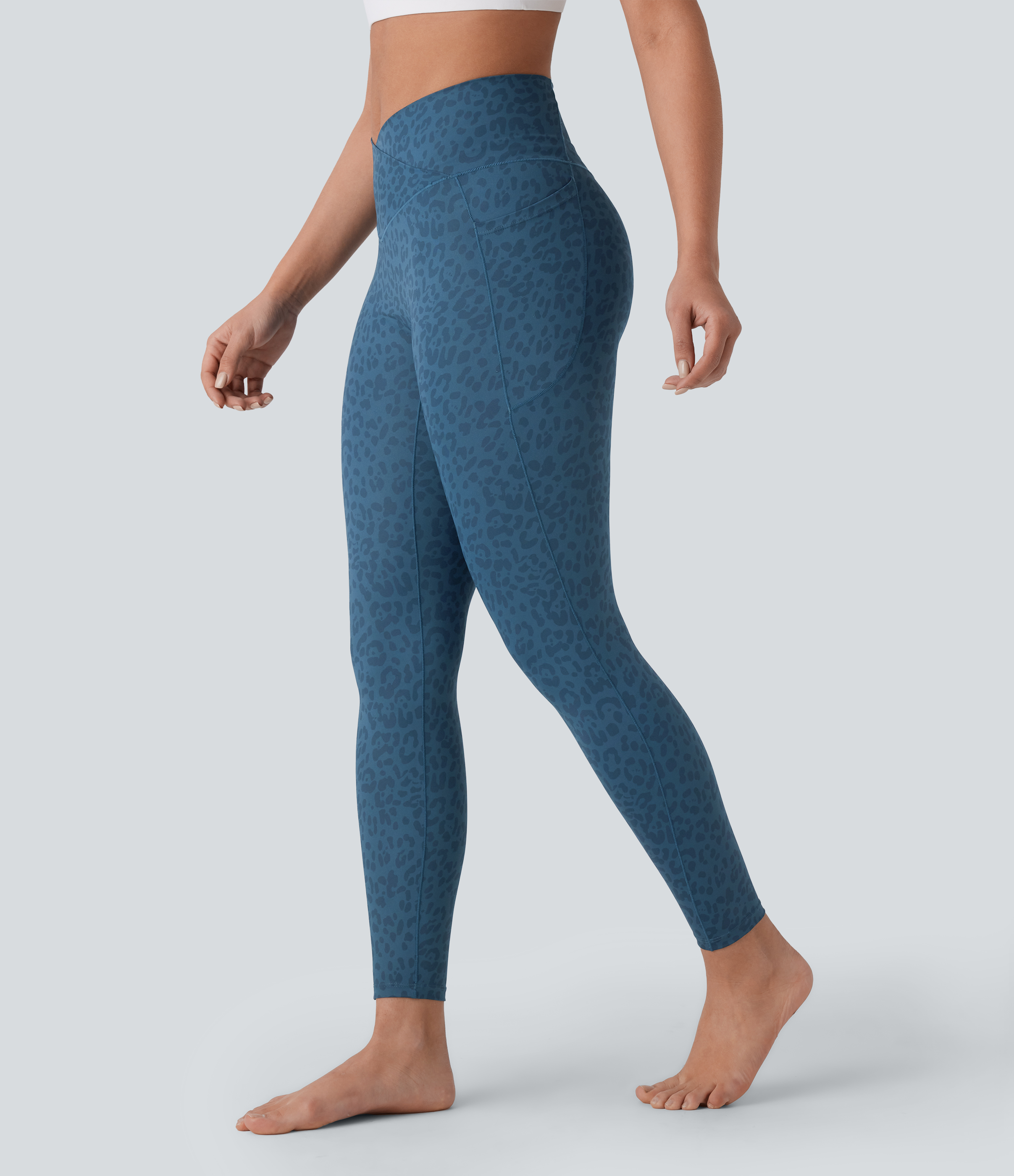 Halara High Waisted Crossover Side Pocket Leopard Print 7/8 Yoga Leggings  - Lake Blue Leopard Print - L(7/8) gym leggings 