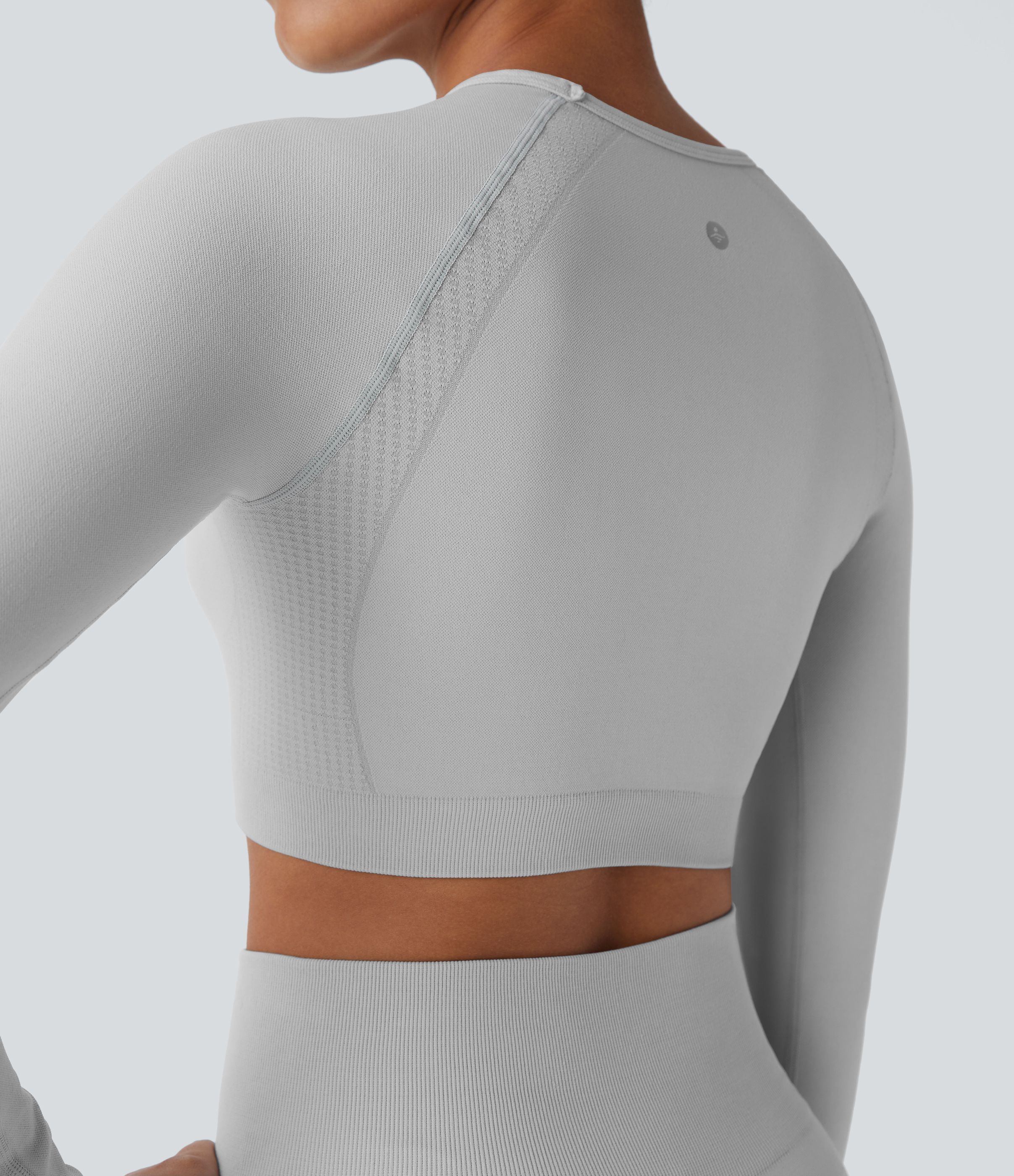 Halara Seamless Flow Round Neck Raglan Long Sleeve Skinny Cropped Yoga Top Tank Top - Aloof Grey - L golf tops halter top tunic tops 
