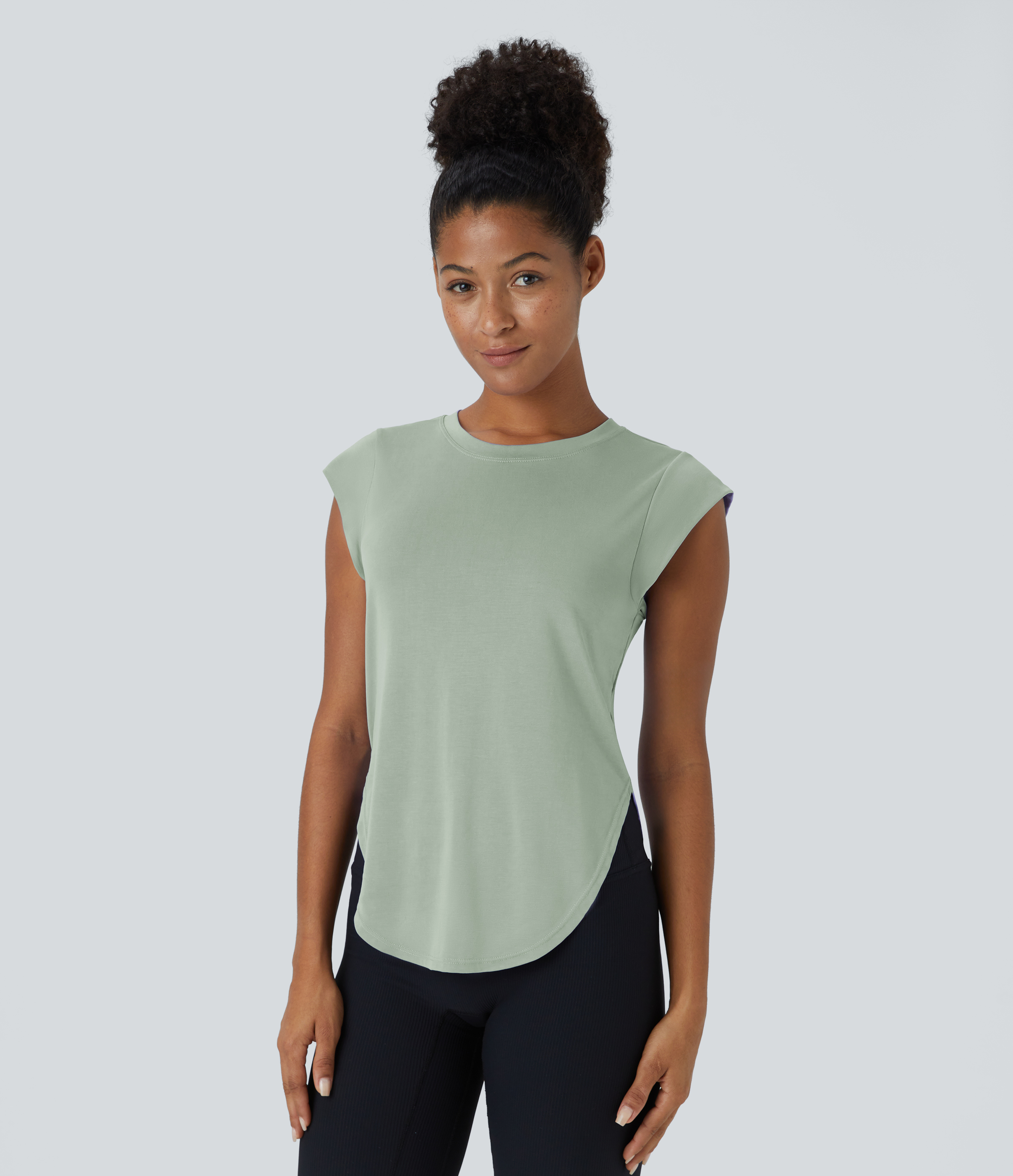 Halara Round Neck Curved Hem Yoga Sports Top  - Frosty Green - M 