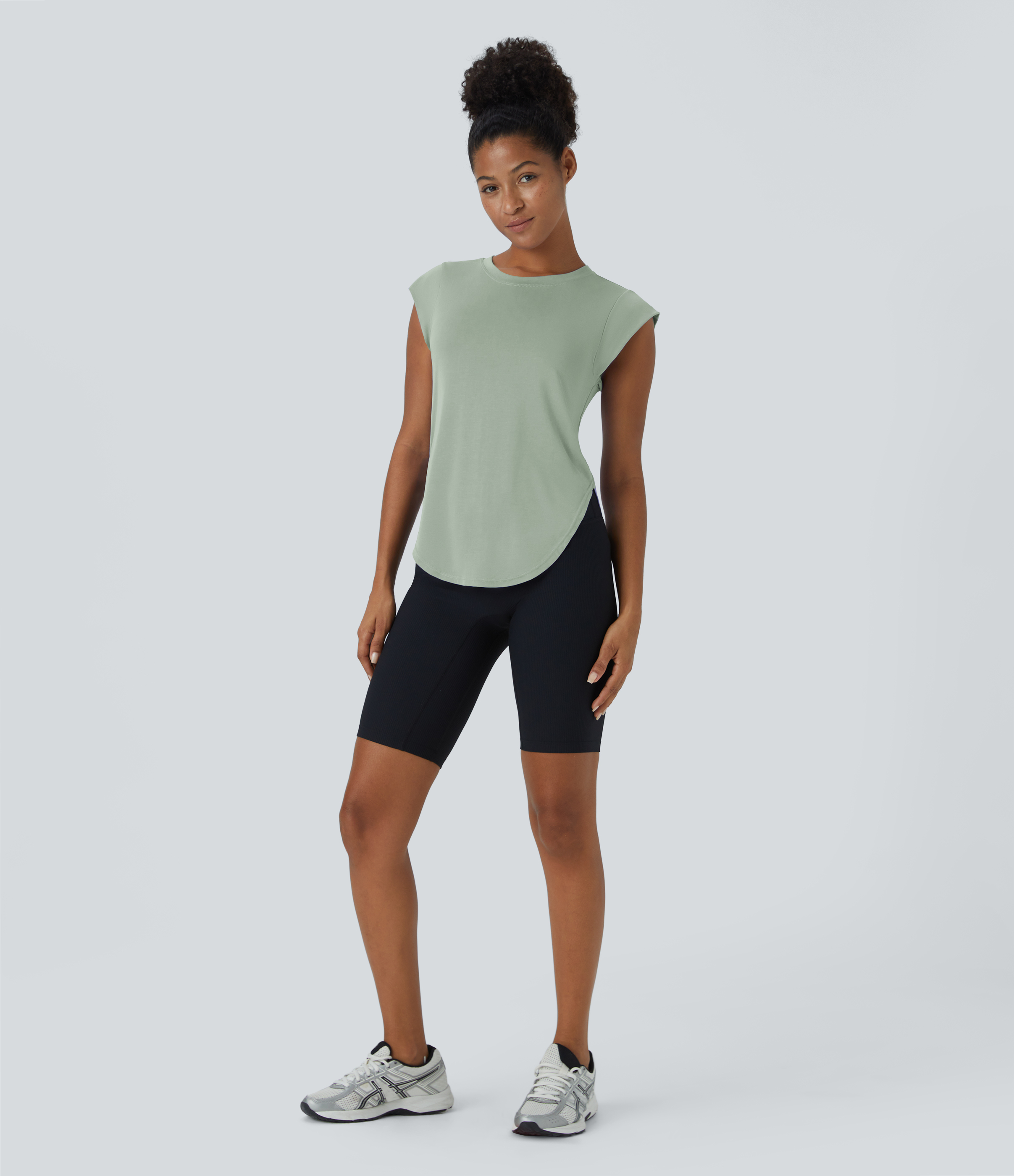 Halara Round Neck Curved Hem Yoga Sports Top  - Frosty Green - M 