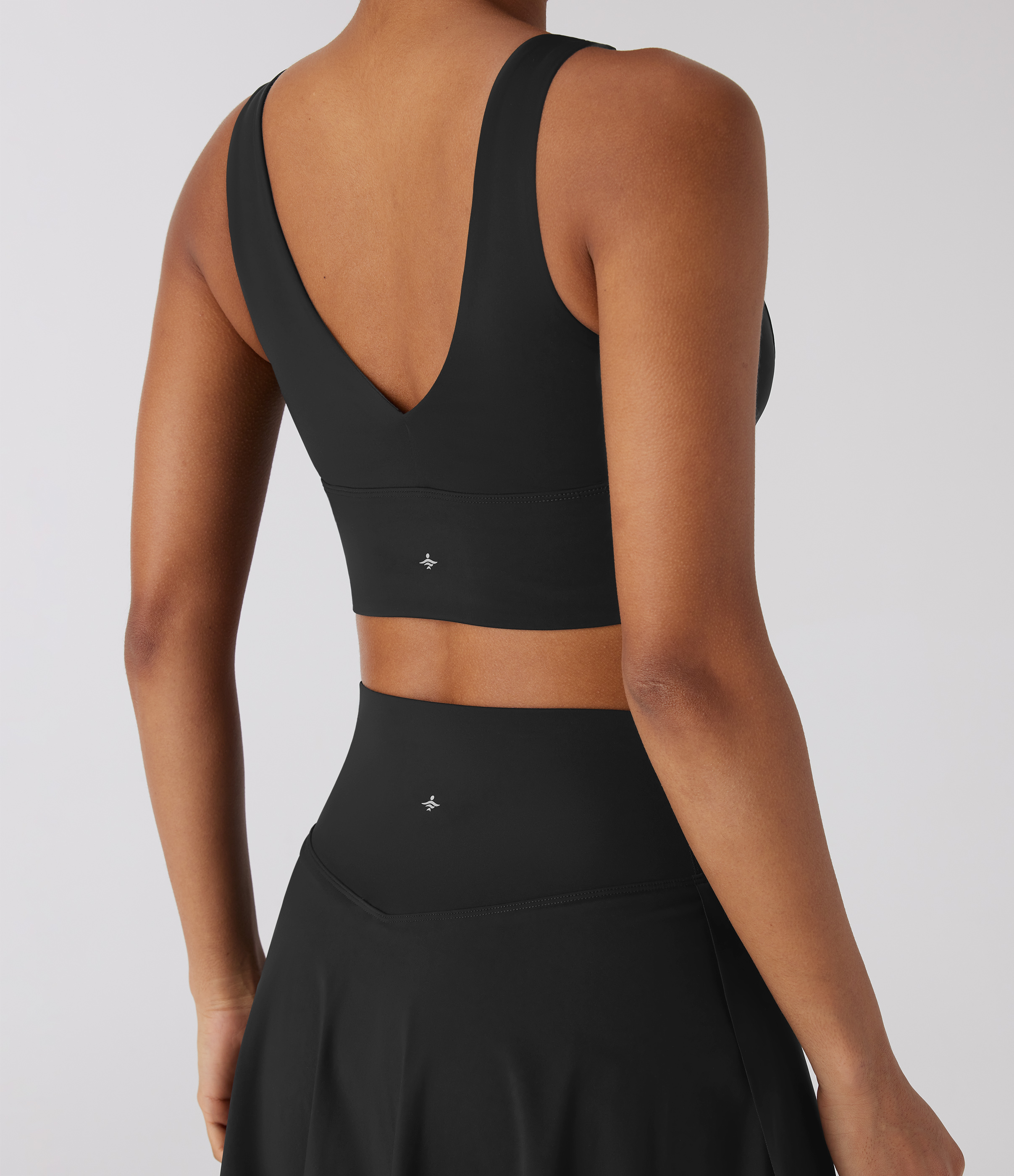 Halara Low Support V Neck Twisted Cut Out Backless Quick Dry Resort Sports Bra  - Black - XS push up bra strapless bra backless bra 
