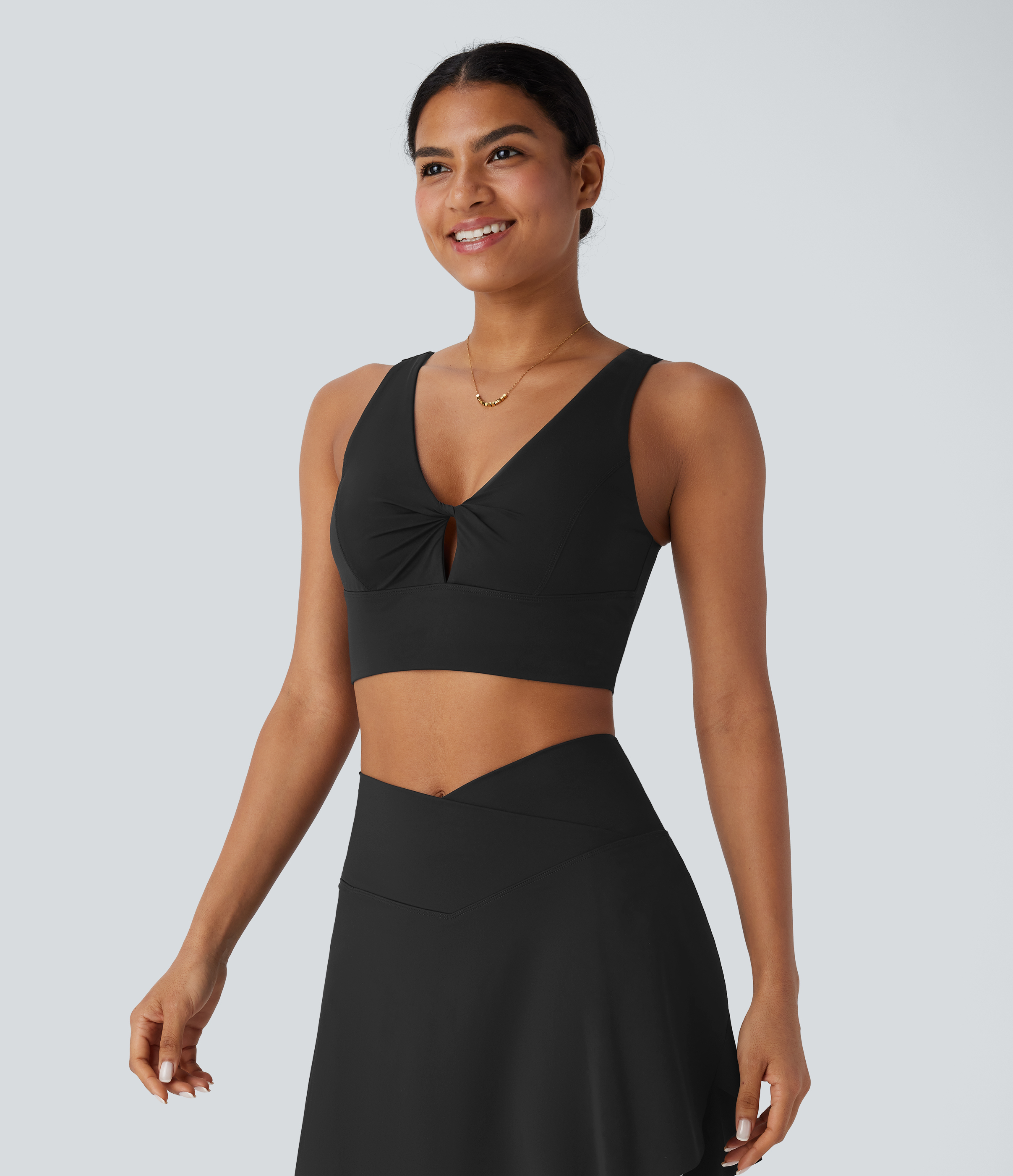 Halara Low Support V Neck Twisted Cut Out Backless Quick Dry Resort Sports Bra  - Black - XS push up bra strapless bra backless bra 