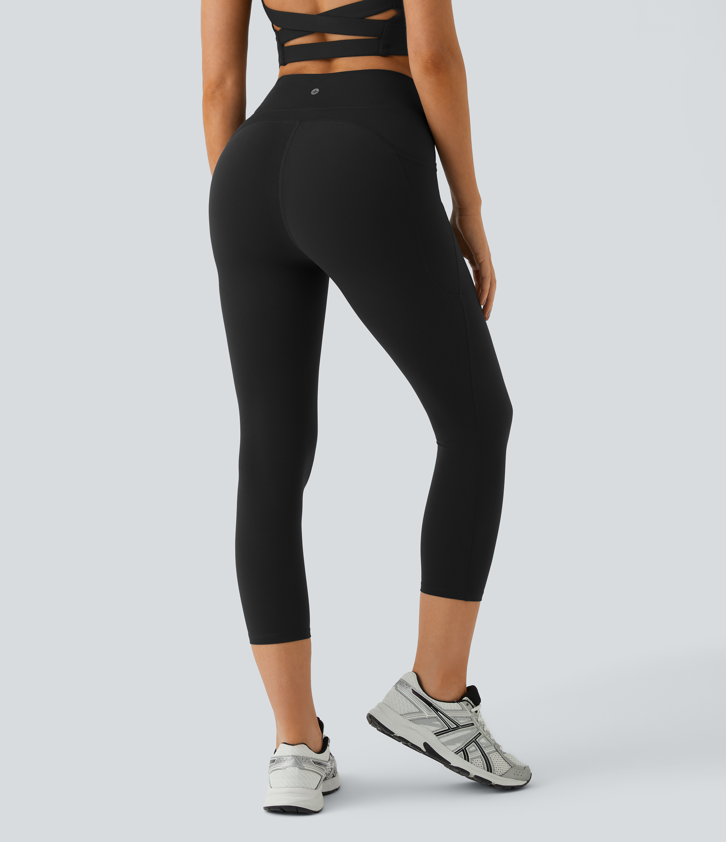 Halara SoCinched High Waisted Side Pocket Training Capri Leggings  - Black - XS gym leggings leggings with pockets leggings with butt lift 