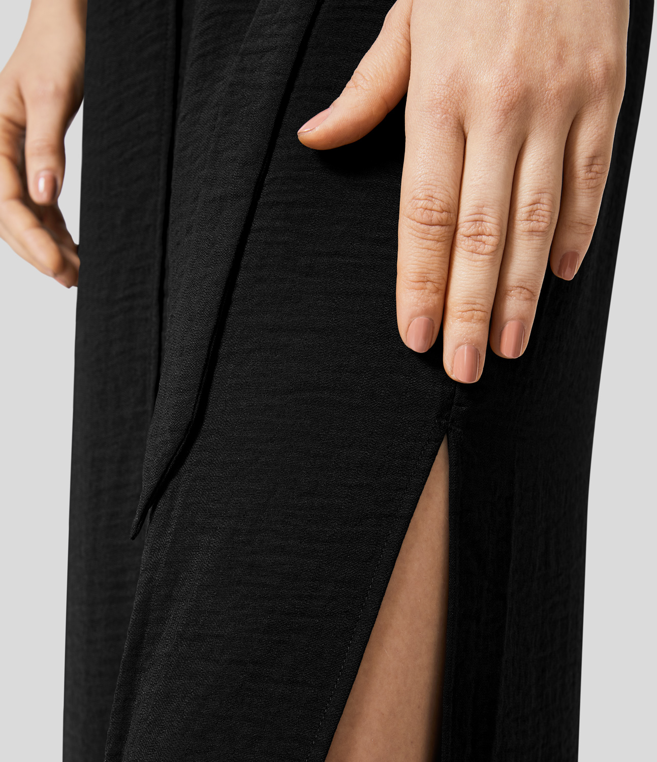 Halara High Waisted Wrapped Tie Side Pocket Split Flowy Maxi Casual Skirt  - Black - XS(regular) 