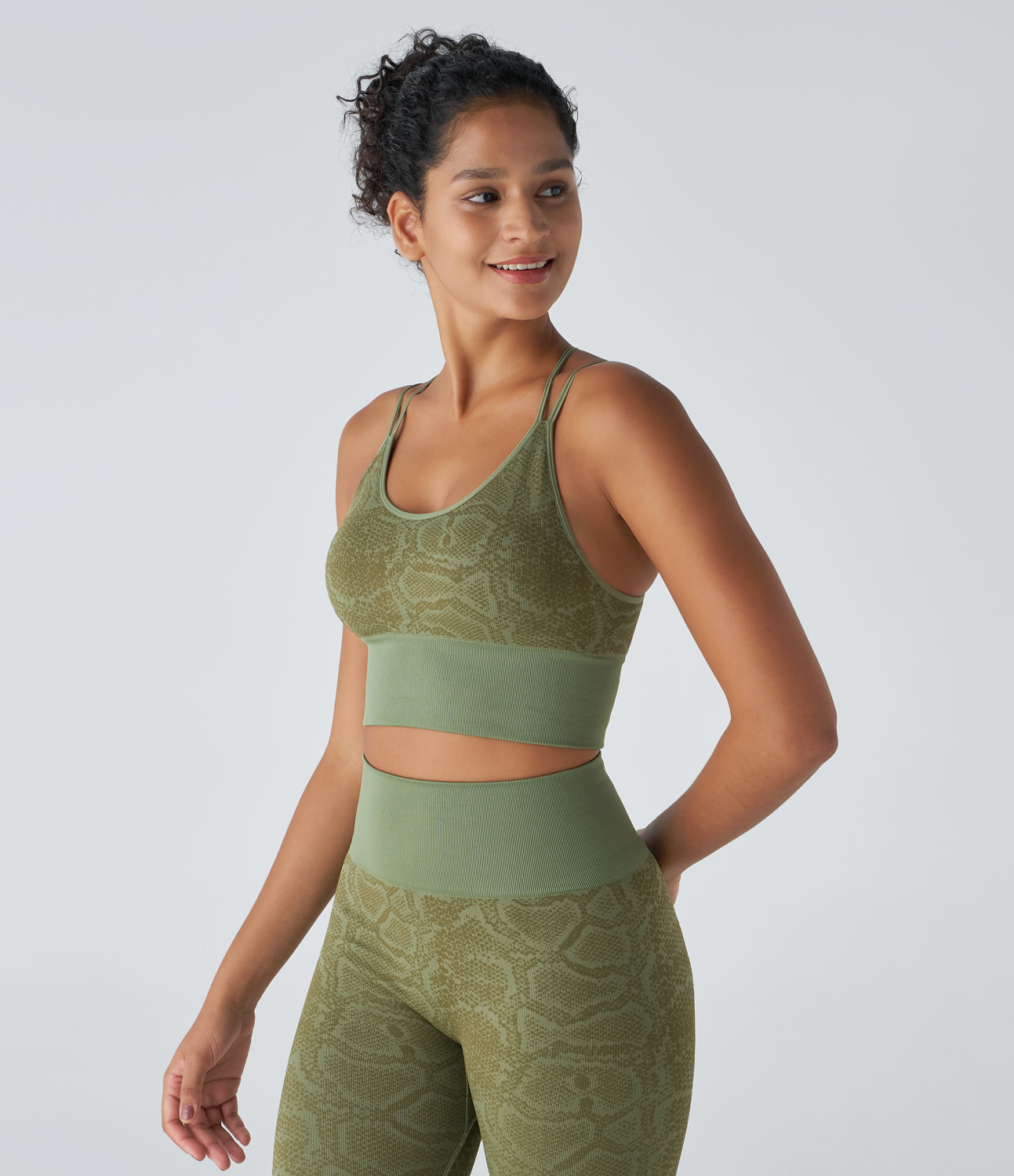 Halara Seamless Flow Low Support Snakeskin Print Yoga Sports Bra  - Jade Print - L push up bra strapless bra backless bra sticky bra 