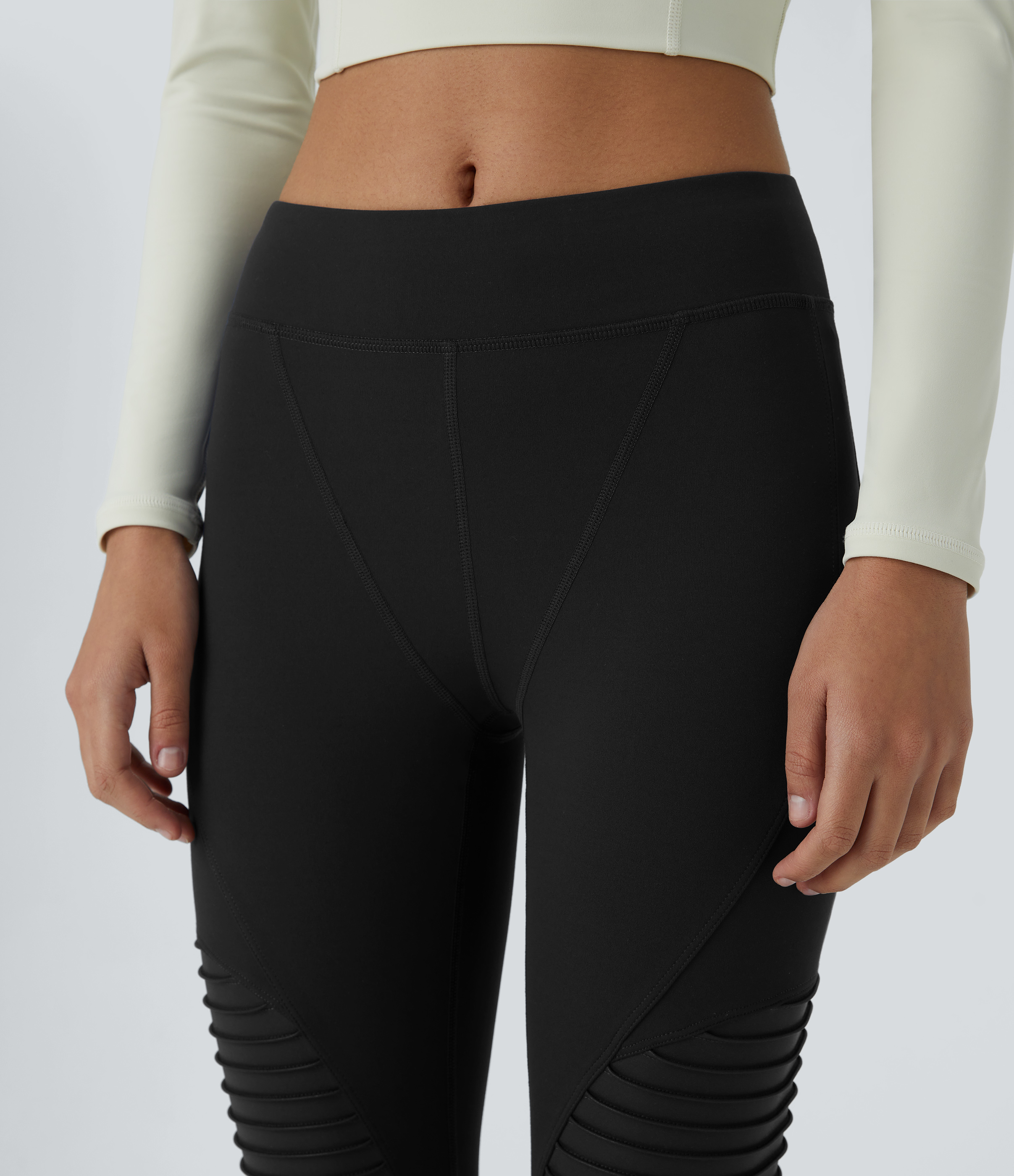 Halara HaloTek Airв„ў Mid Rise Contrast Foil Print 7/8 Casual Moto Leggings  - Black - M(7/8) gym leggings leggings with pockets 
