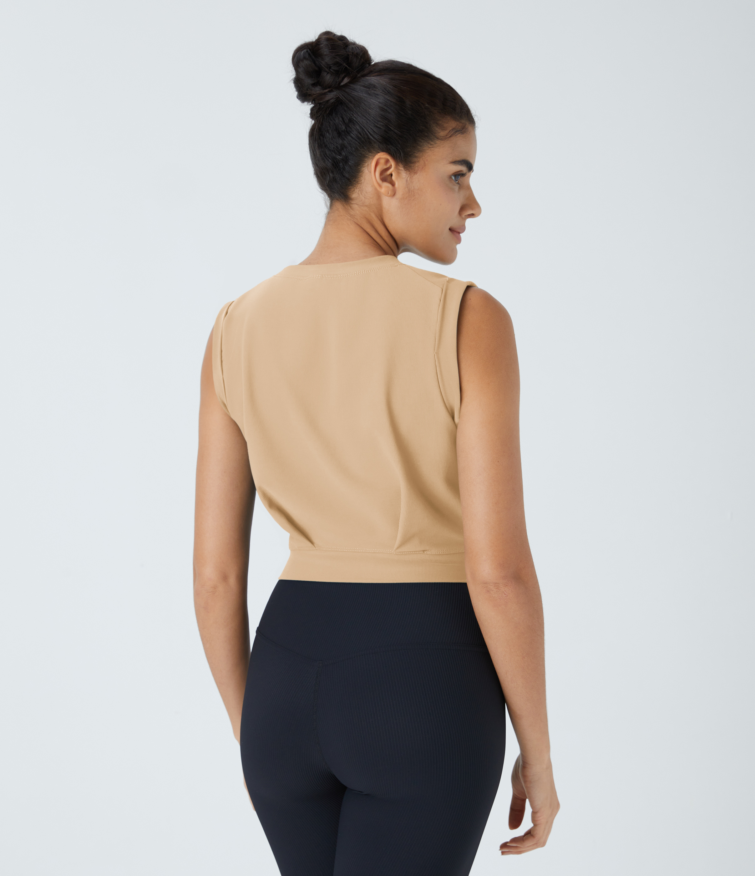 Halara Patitoffв„ў Flow Pet Hair Resistant Crew Neck Sleeveless Cropped Yoga Tank Top Tank Top - Curds & Whey - XS golf tops halter top 