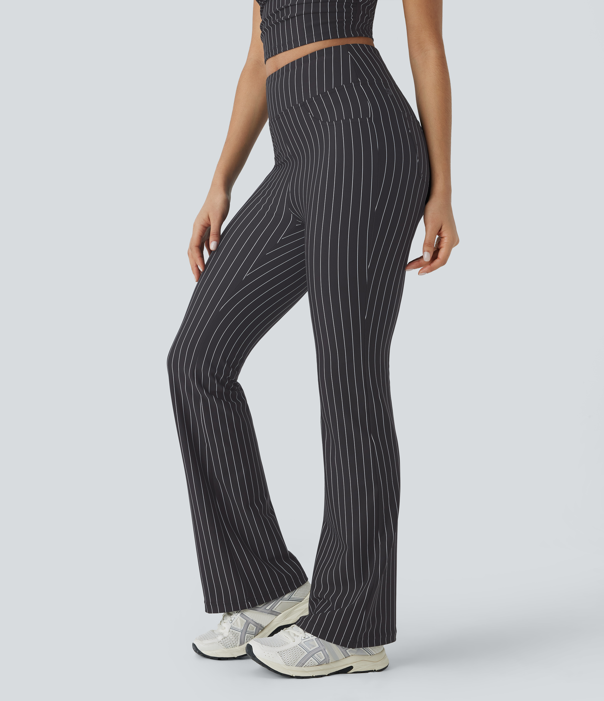 Halara High Waisted Back Pocket Stripe Cool Touch Bootcut Casual Pants  - Black White Oxford Pinstripe - S(regular) sweatpants jogger pants 