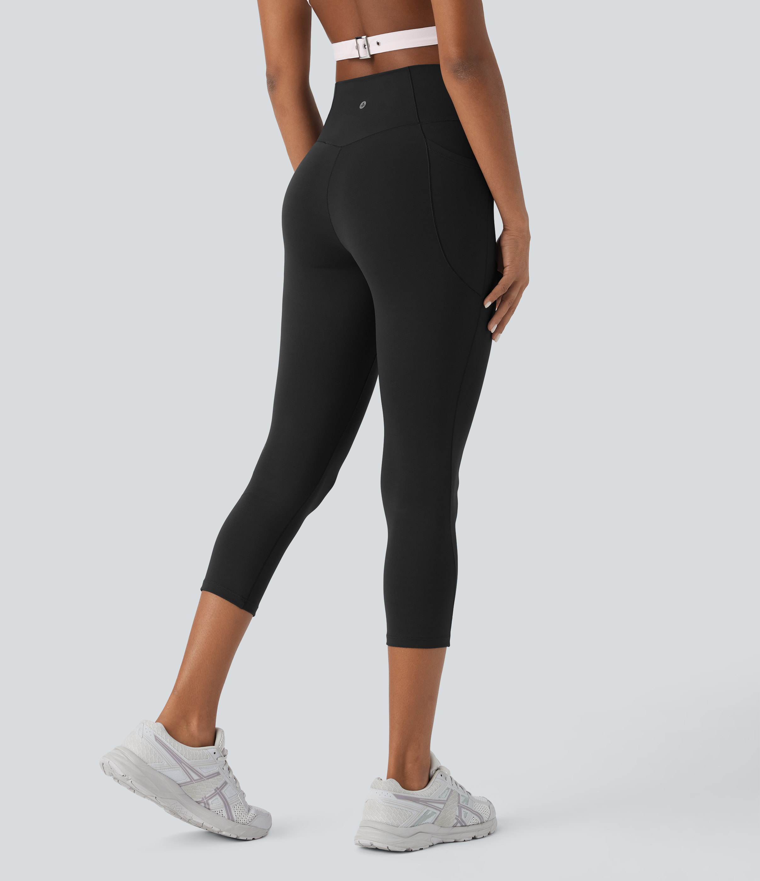 Halara PatitoffВ® 2.0 Pet Hair Resistant High Waisted Crossover Side Pocket Capri Yoga Leggings  - Black - XS gym leggings 