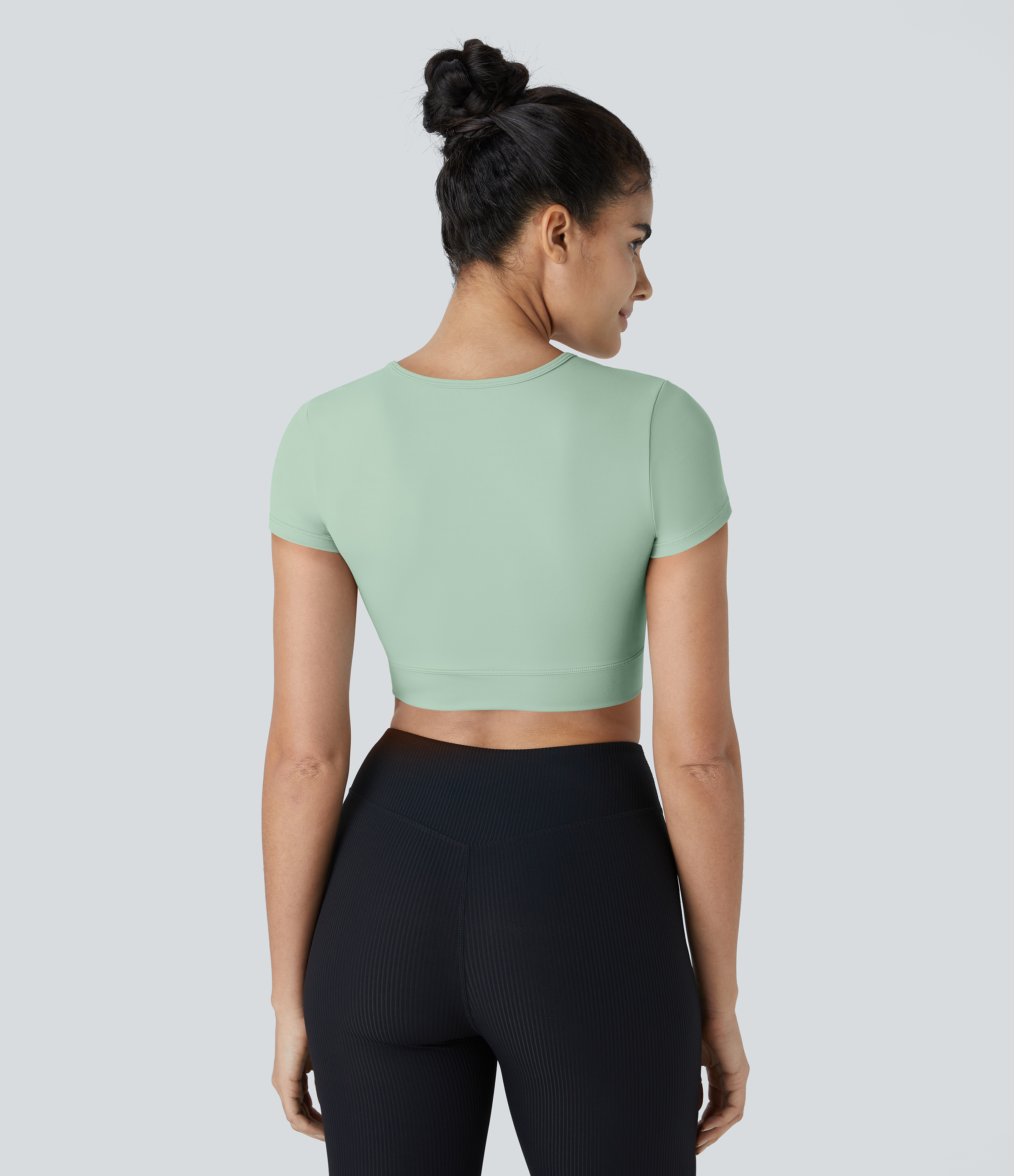 Halara In My Feels Cloudfulв„ў Fabric Crossover Hem Cropped Sports Top  - Subtle Green - M 