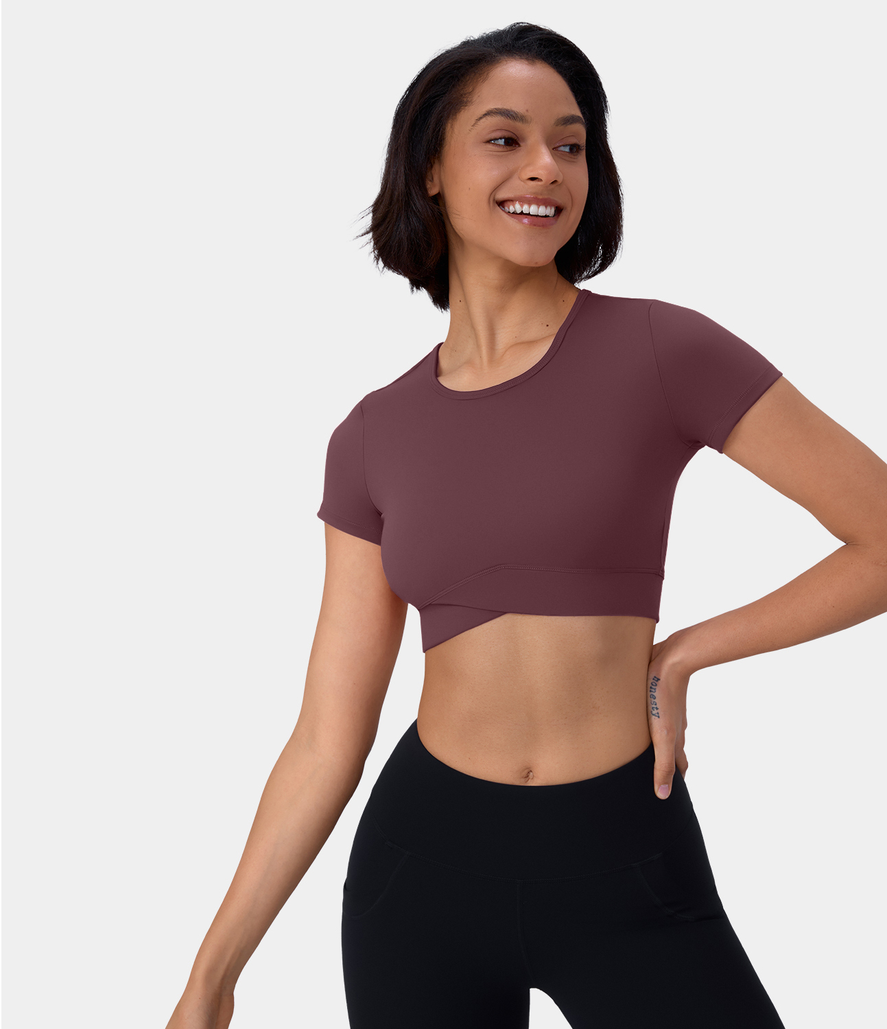 

Halara Softlyzeroв„ў Plush Crossover Hem Cropped Sports Top-UPF50+ - Red Mahogany