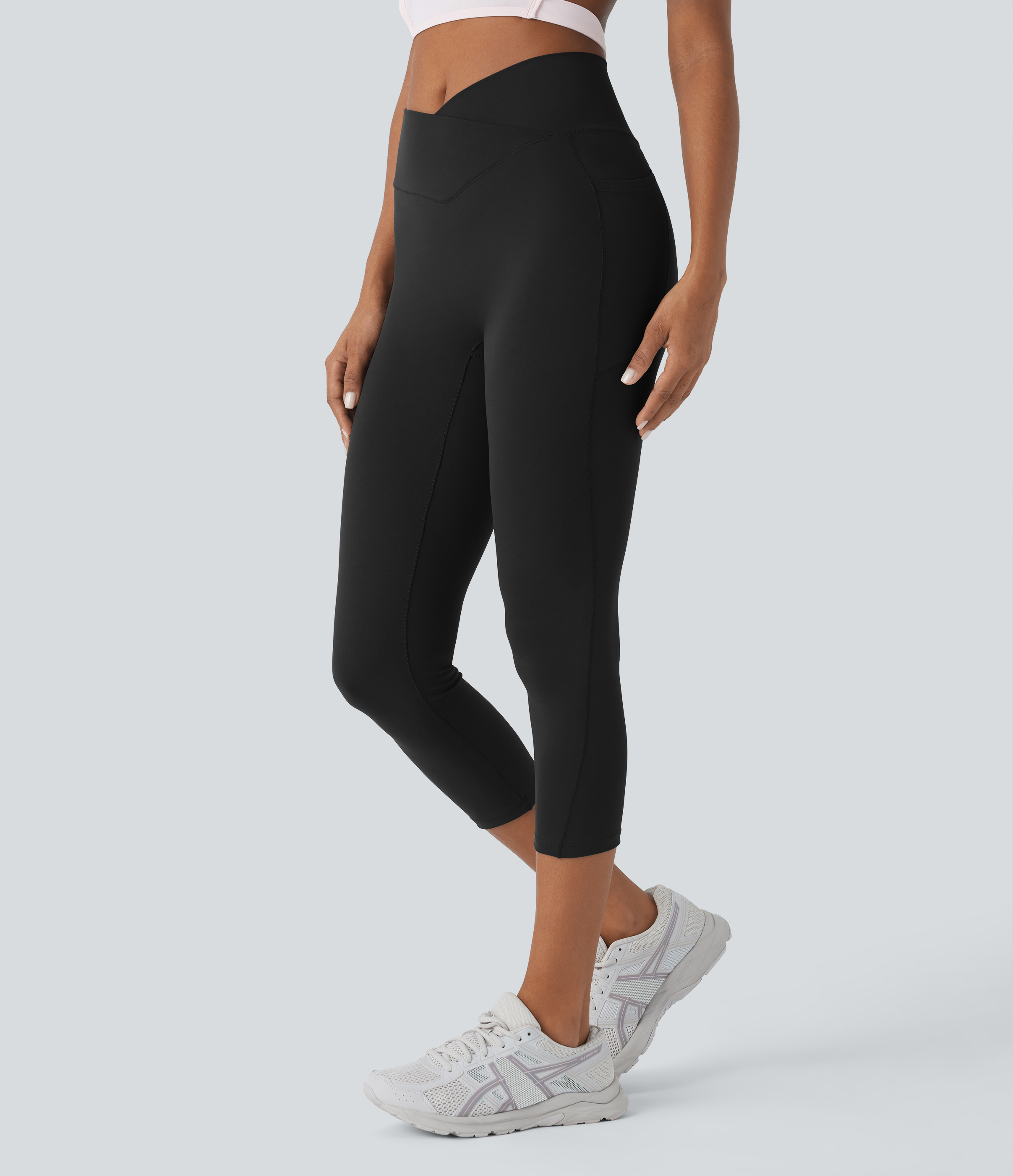 Halara PatitoffВ® 2.0 Pet Hair Resistant High Waisted Crossover Side Pocket Capri Yoga Leggings  - Black - XS gym leggings 