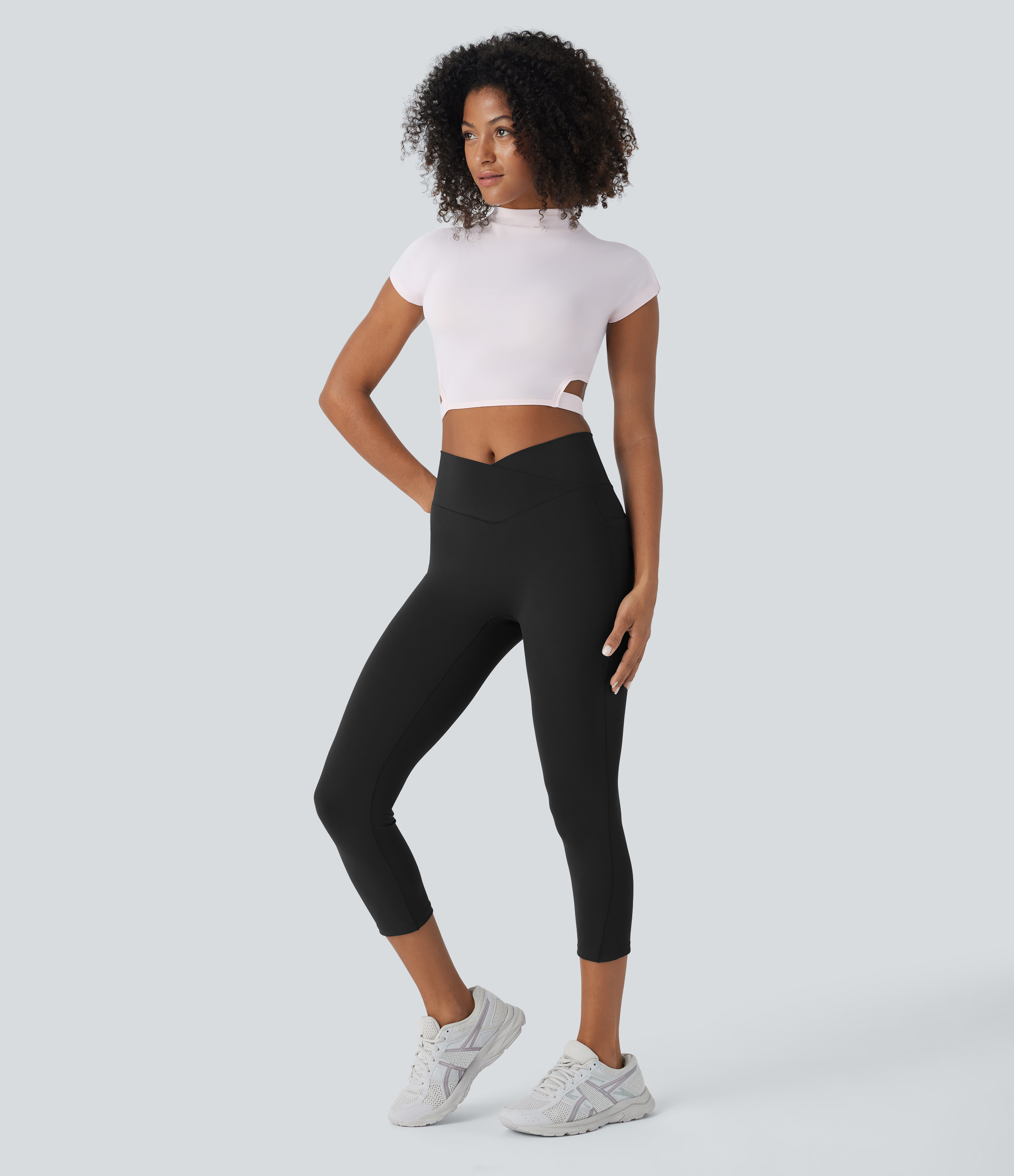 Halara PatitoffВ® 2.0 Pet Hair Resistant High Waisted Crossover Side Pocket Capri Yoga Leggings  - Black - XS gym leggings 