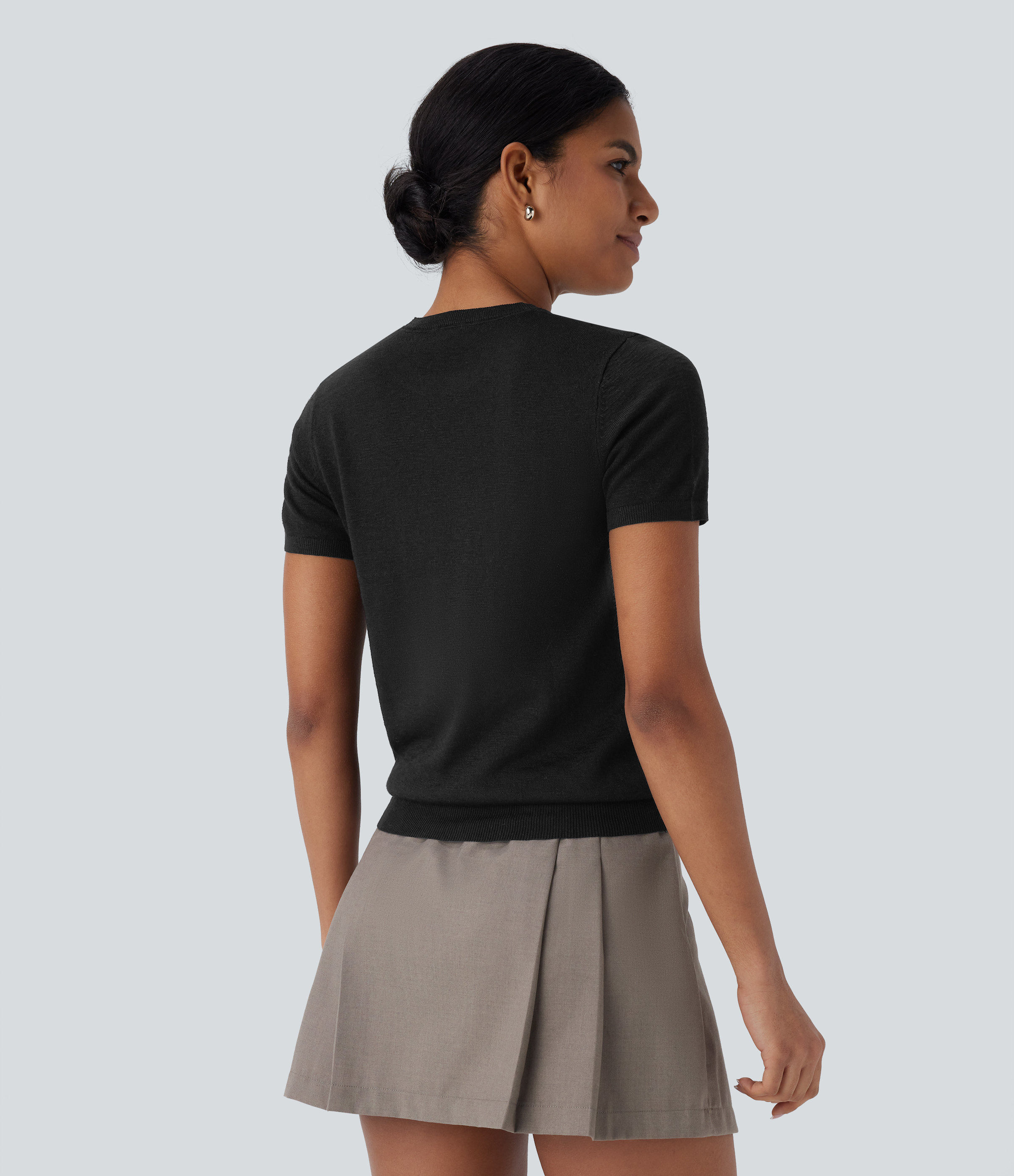 Halara Round Neck Short Sleeve Basic Casual Sweater  - Black - M 