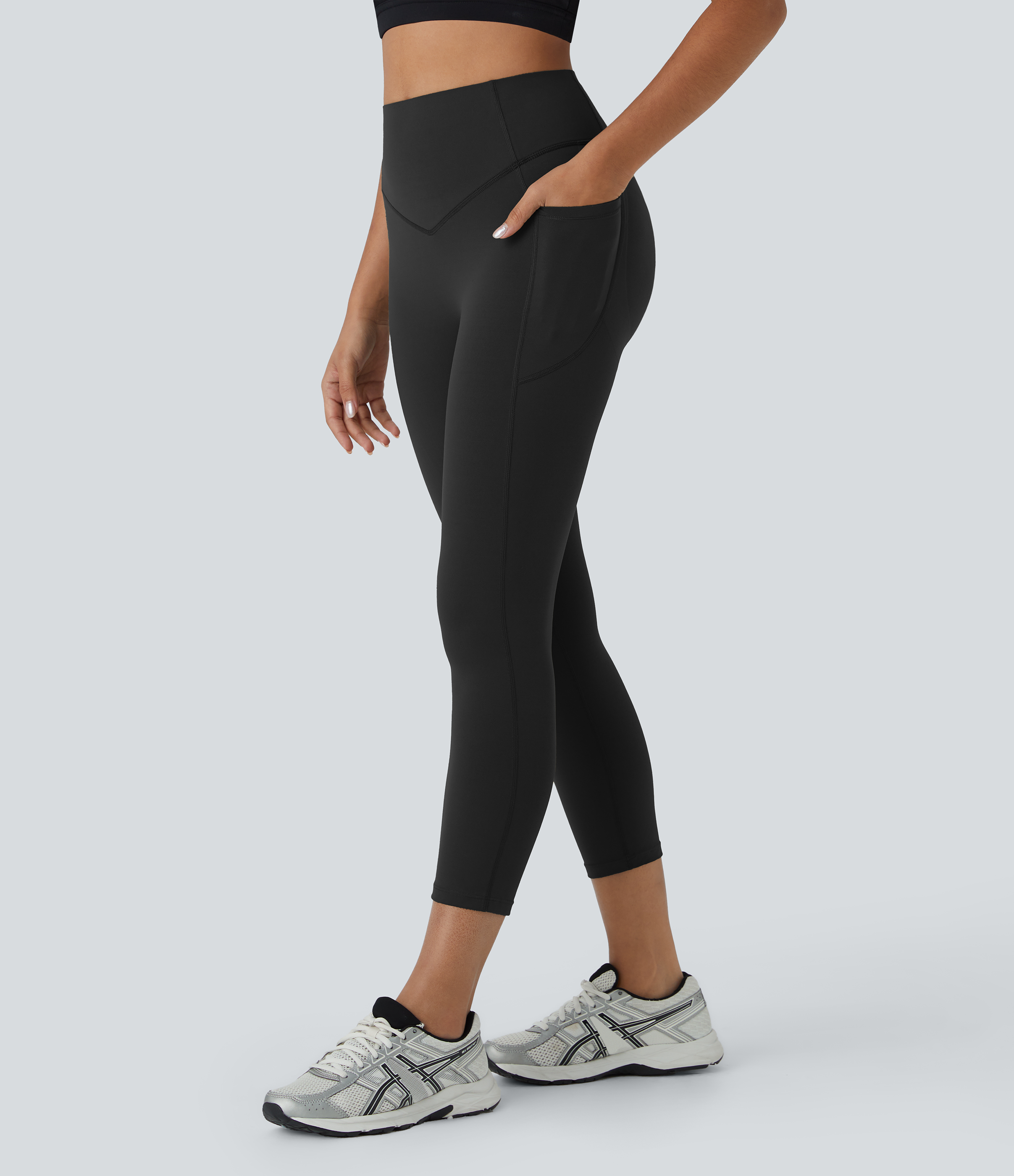 Halara SoCinched High Waisted Butt Lifting Tummy Control Side Pocket Shaping Capri Training UltraSculpt Leggings  - Black - S gym leggings 