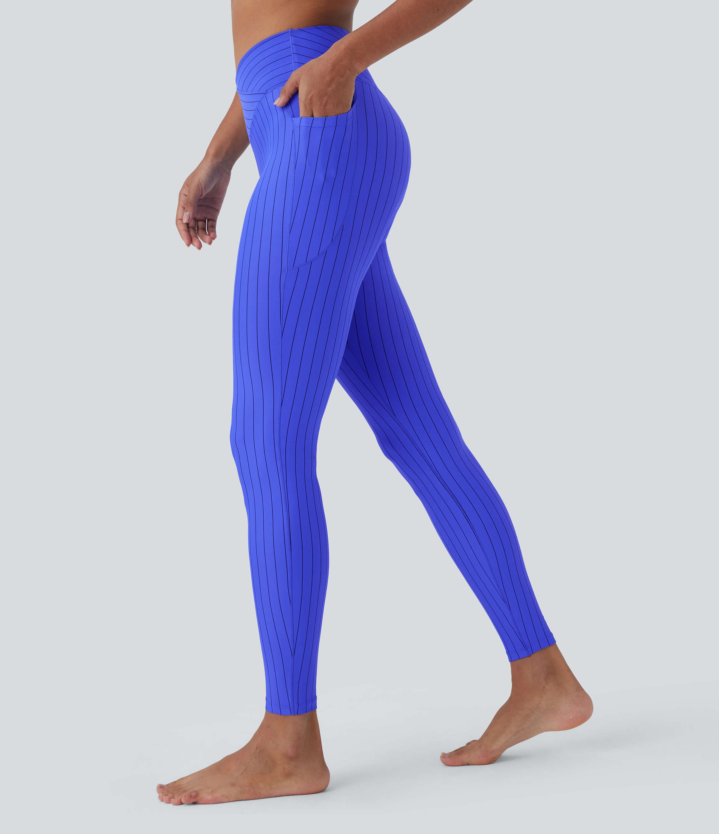Halara Crossover High Waisted Side Pocket Stripe 7/8 Cool Touch Yoga Leggings  - Blue Black Pinstripe - XS(7/8) gym leggings 
