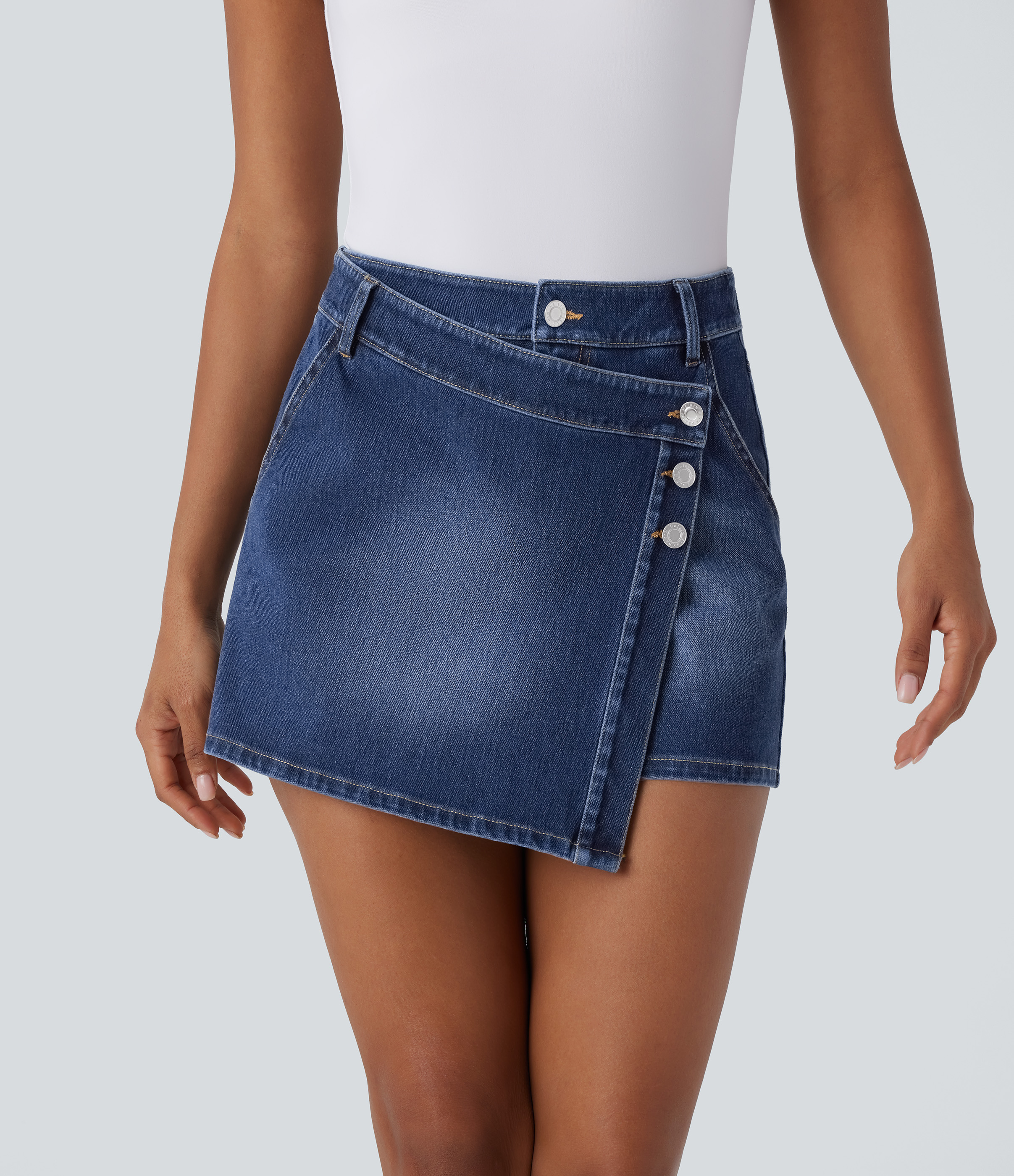 Titanium Blue Denim Halara Flex™ High-Waist-Skort aus gewaschenem Denim mit Taschen und Wickeloptik, lässig / 2