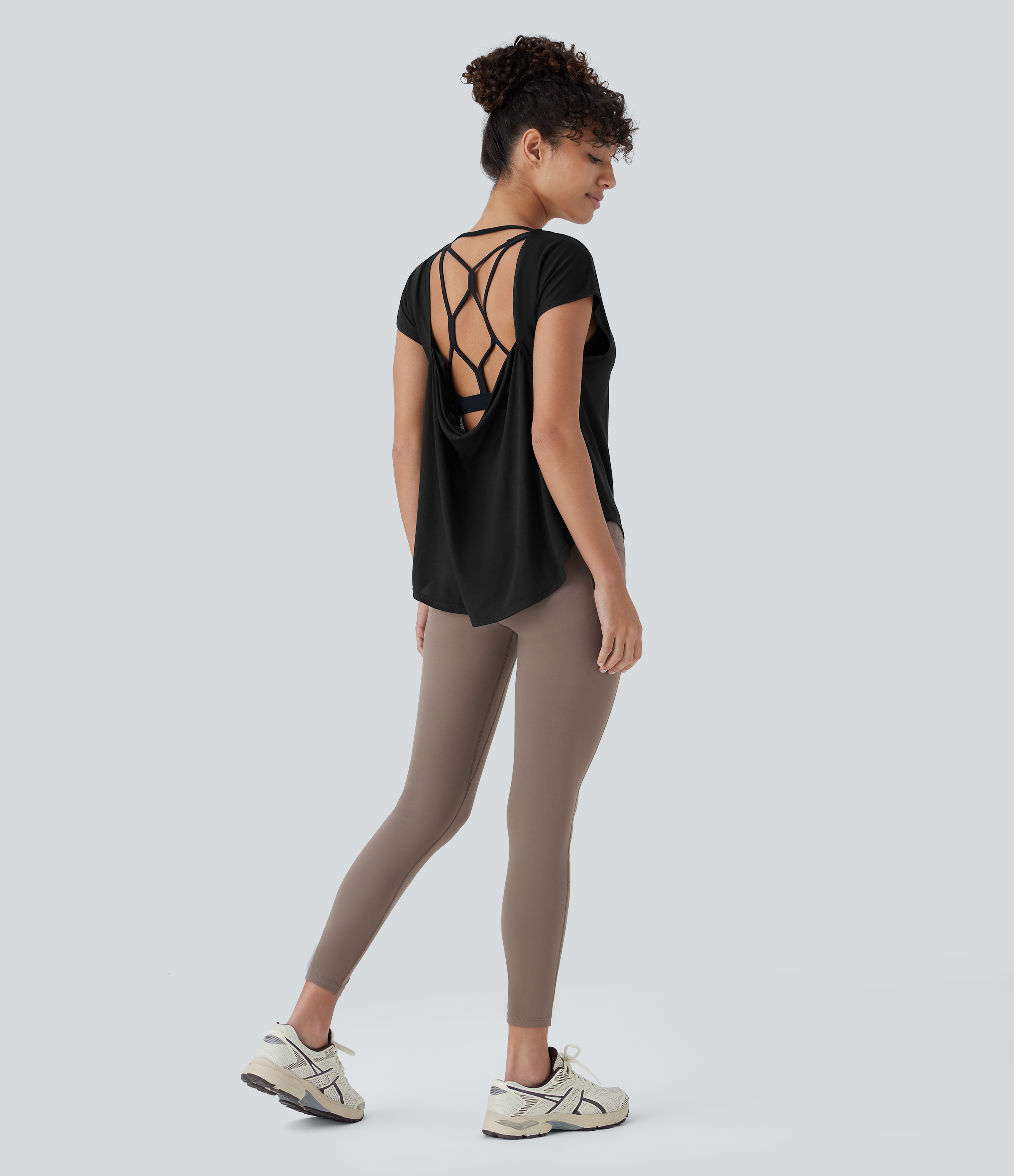 Halara Backless Cowl Back Short Sleeve Curved Hem Yoga Sports Top  - Black - L 