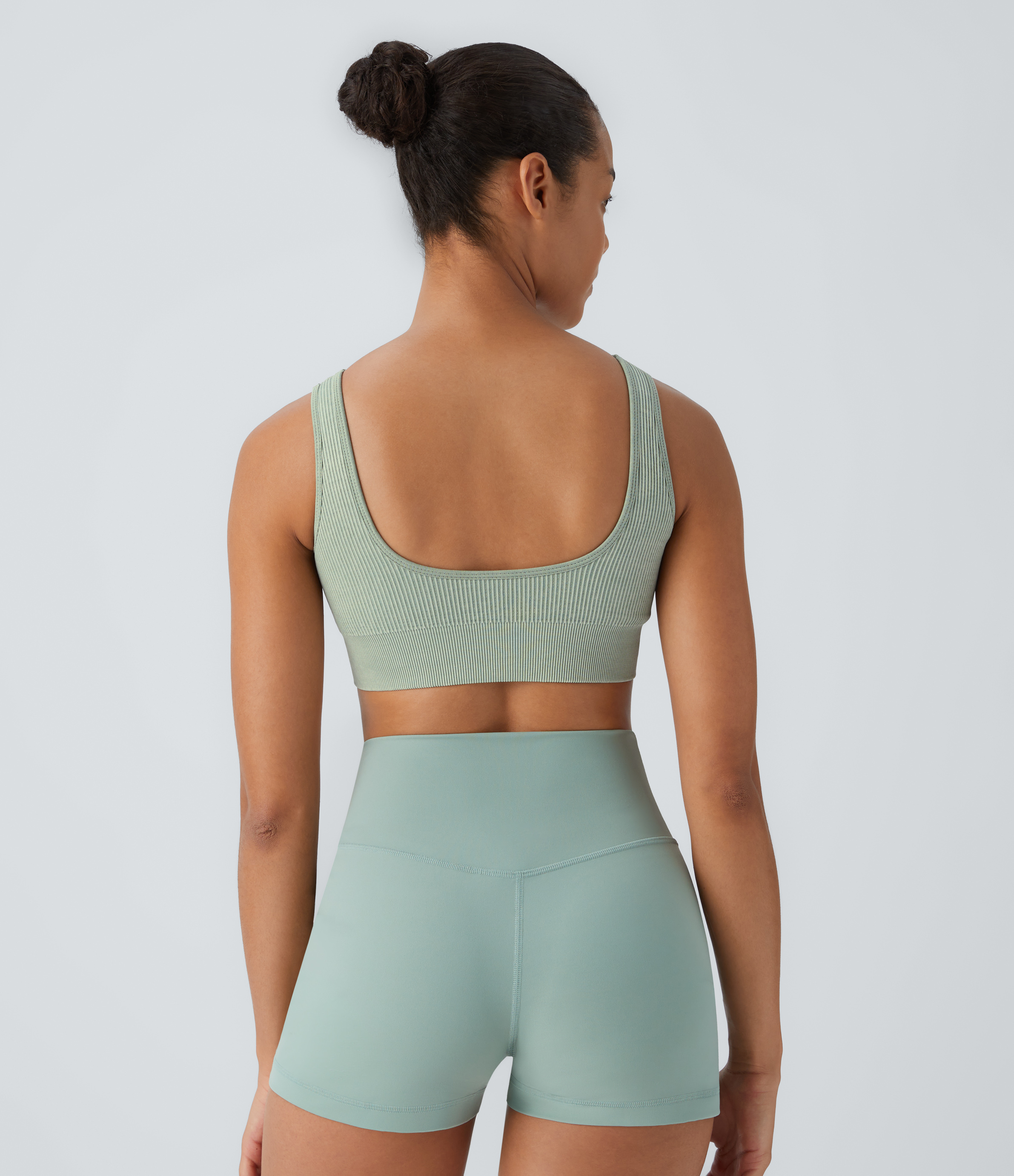 Halara Seamless Flow Medium Support Ruched Yoga Sports Bra  - Pistachio - M push up bra strapless bra backless bra sticky bra wireless bra 