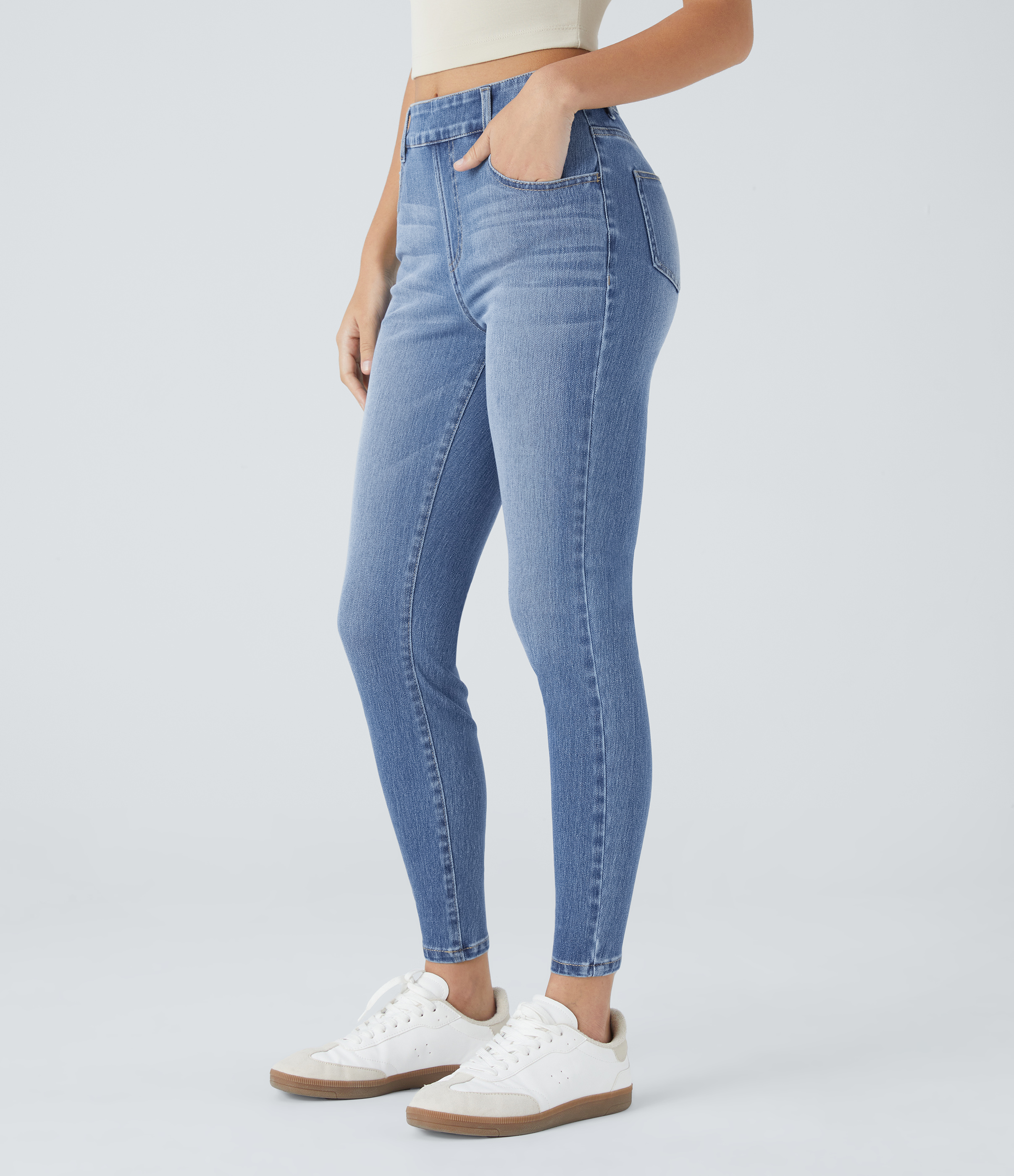 Halara Flex™ Mid-Rise Casual Skinny Jeans mit aufgesetzten Taschen