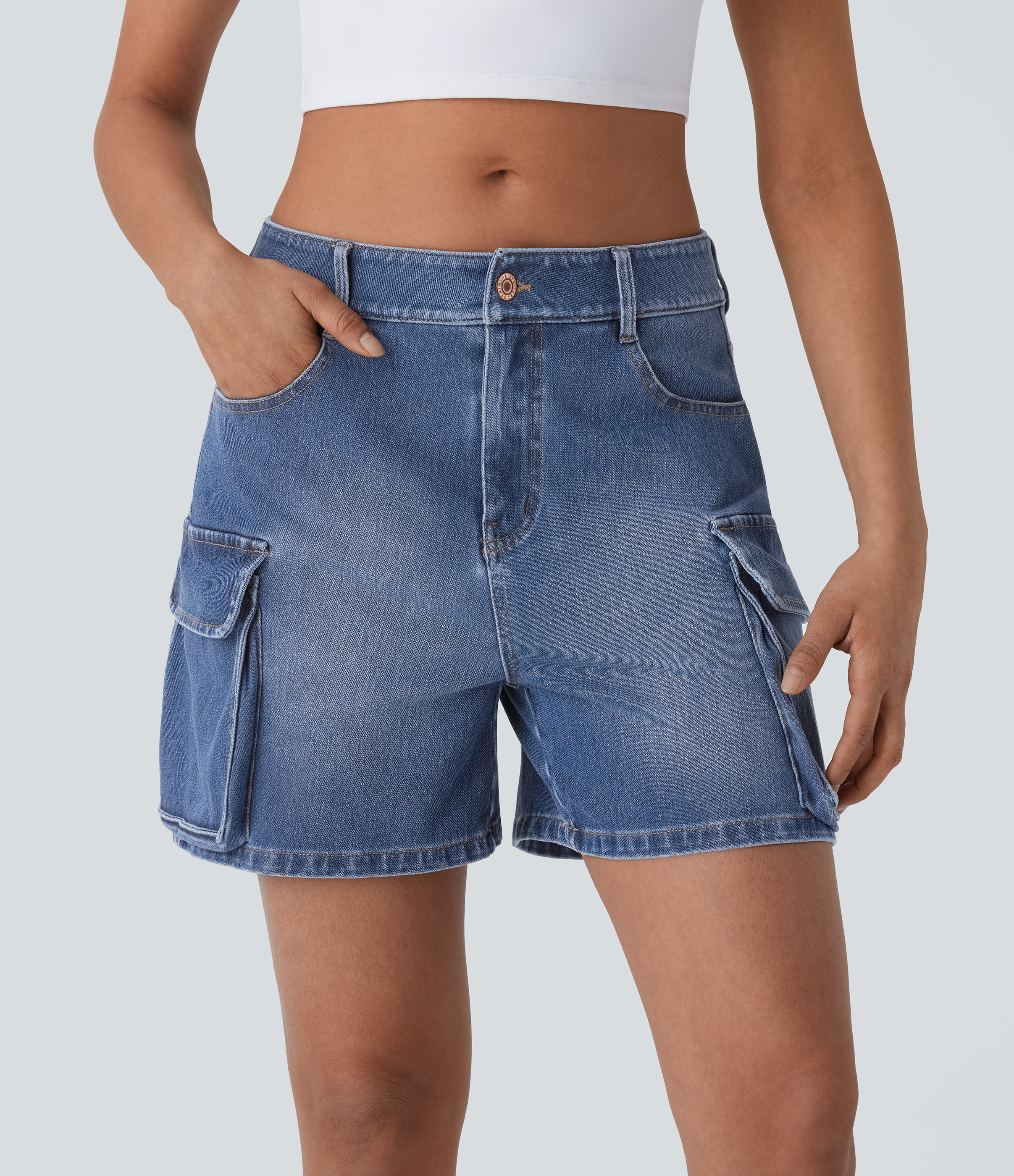 Short cargo décontracté en denim extensible délavé avec poches multiples et taille basse Halara Flex™