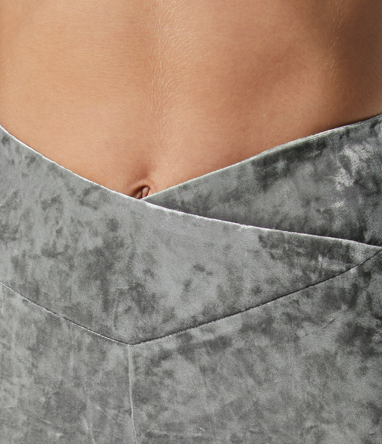 

Halara SoCinched Crossover High Waisted Sandwich Waistband Back Pocket Full Length Velvet Yoga Flare Leggings - Ultimate Gray