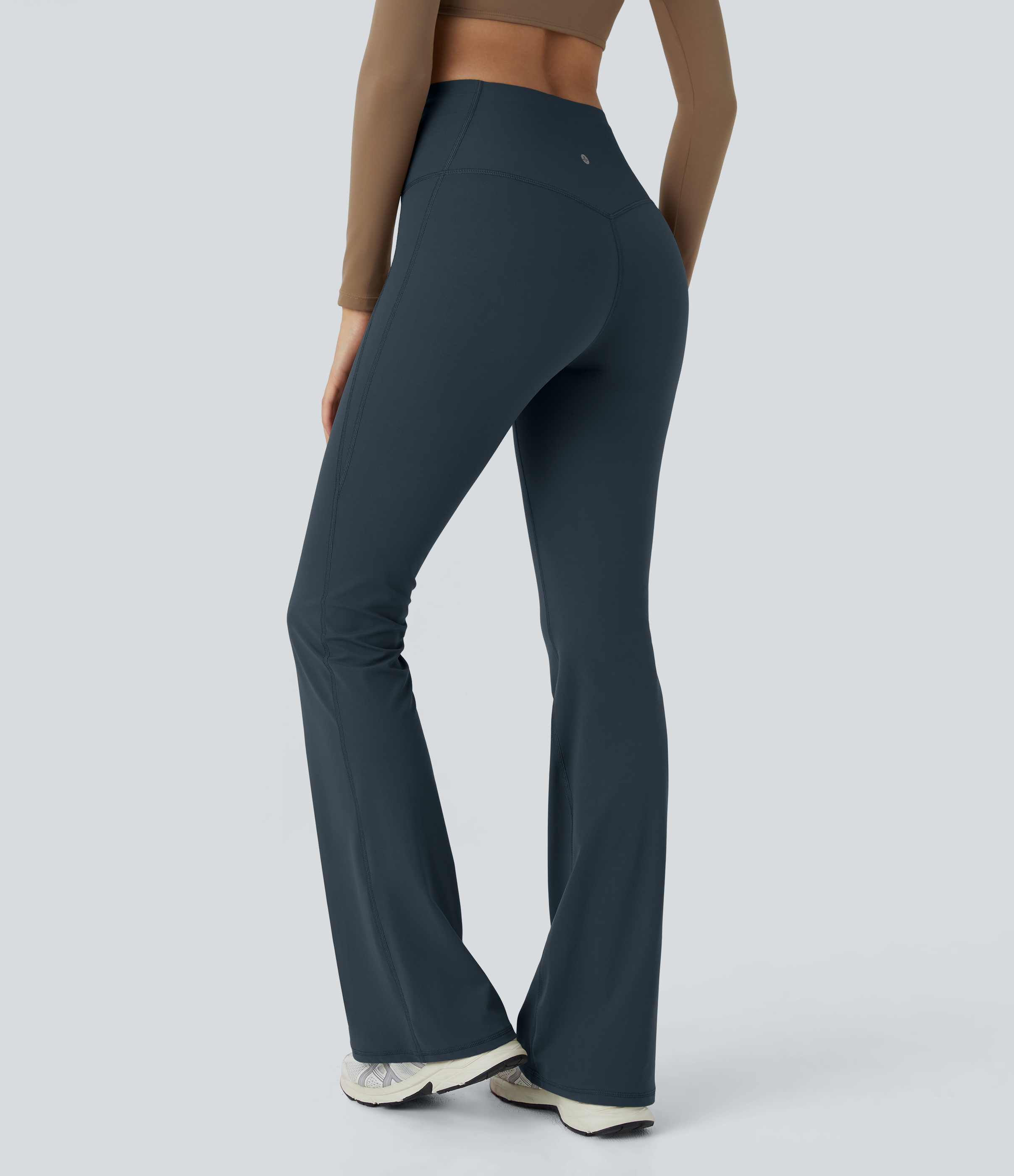 Halara SoCinched High Waisted Tummy Control Shaping Yoga UltraSculpt Flare Leggings  - Carbon - L(regular) gym leggings leggings with pockets 