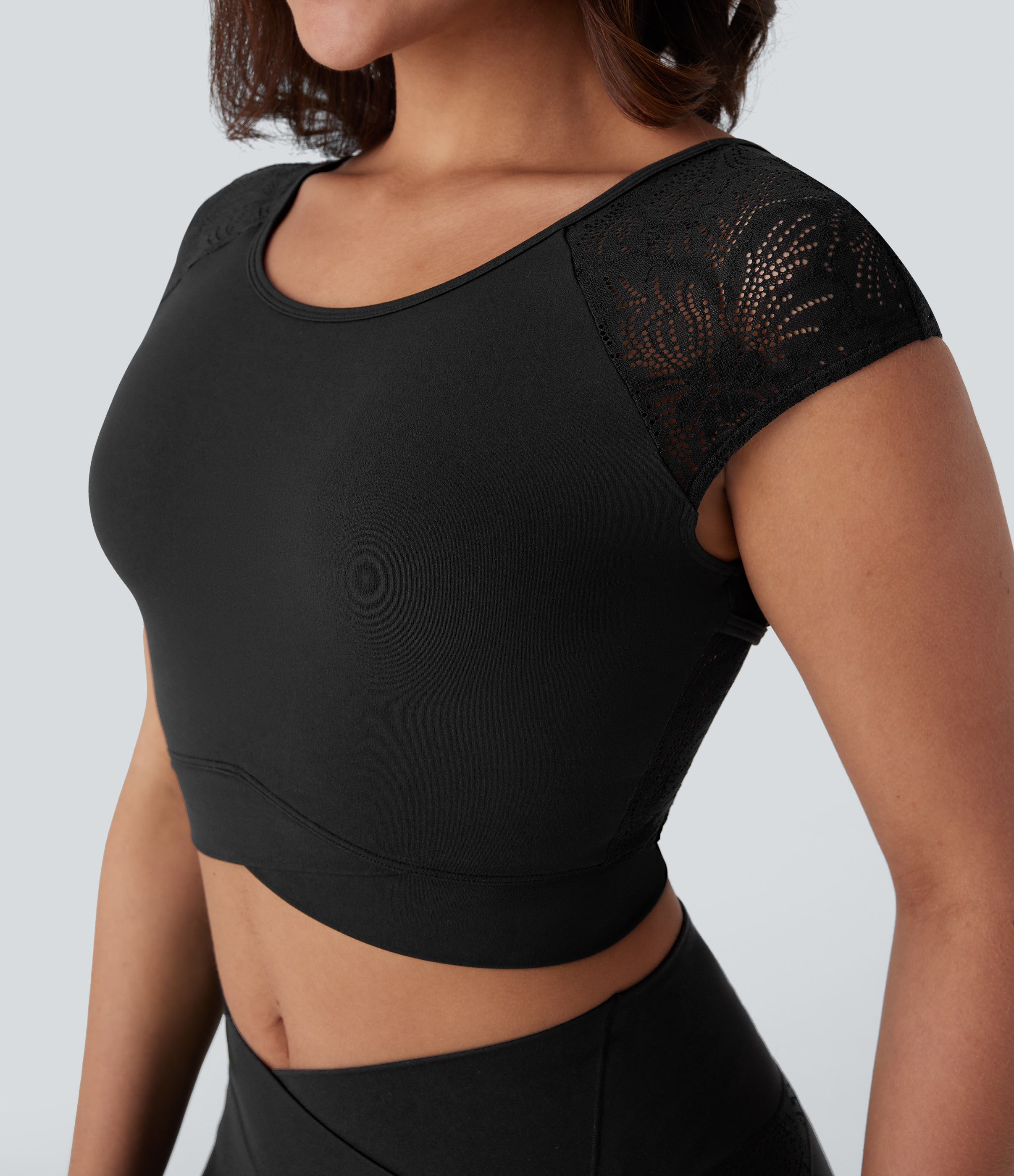 Halara Softlyzeroв„ў Backless Contrast Lace Crossover Hem Cropped Yoga Sports Top-UPF50+  - Black - XS 