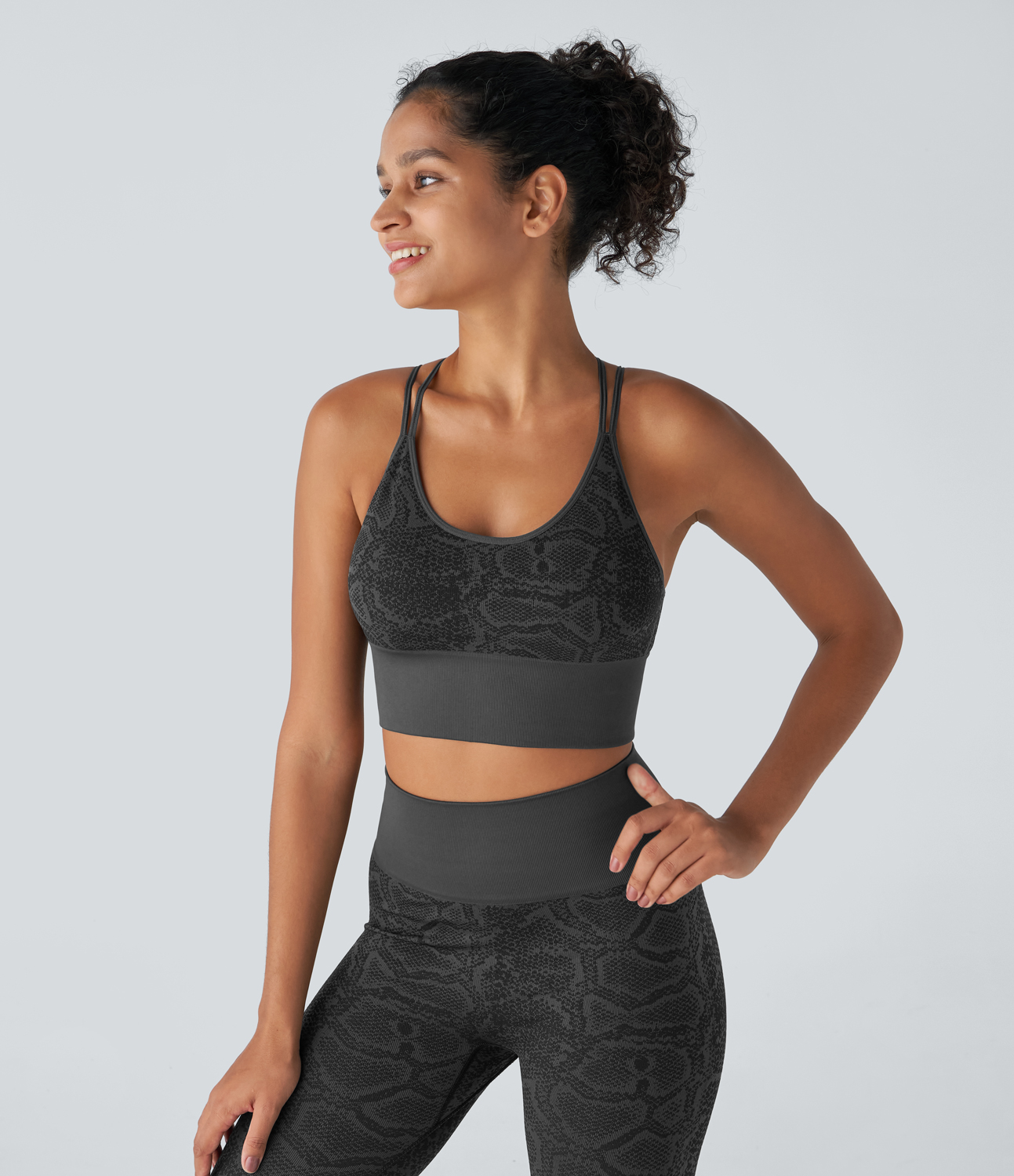 Halara Seamless Flow Low Support Snakeskin Print Yoga Sports Bra  - Jet Black Print - S push up bra strapless bra backless bra sticky bra 