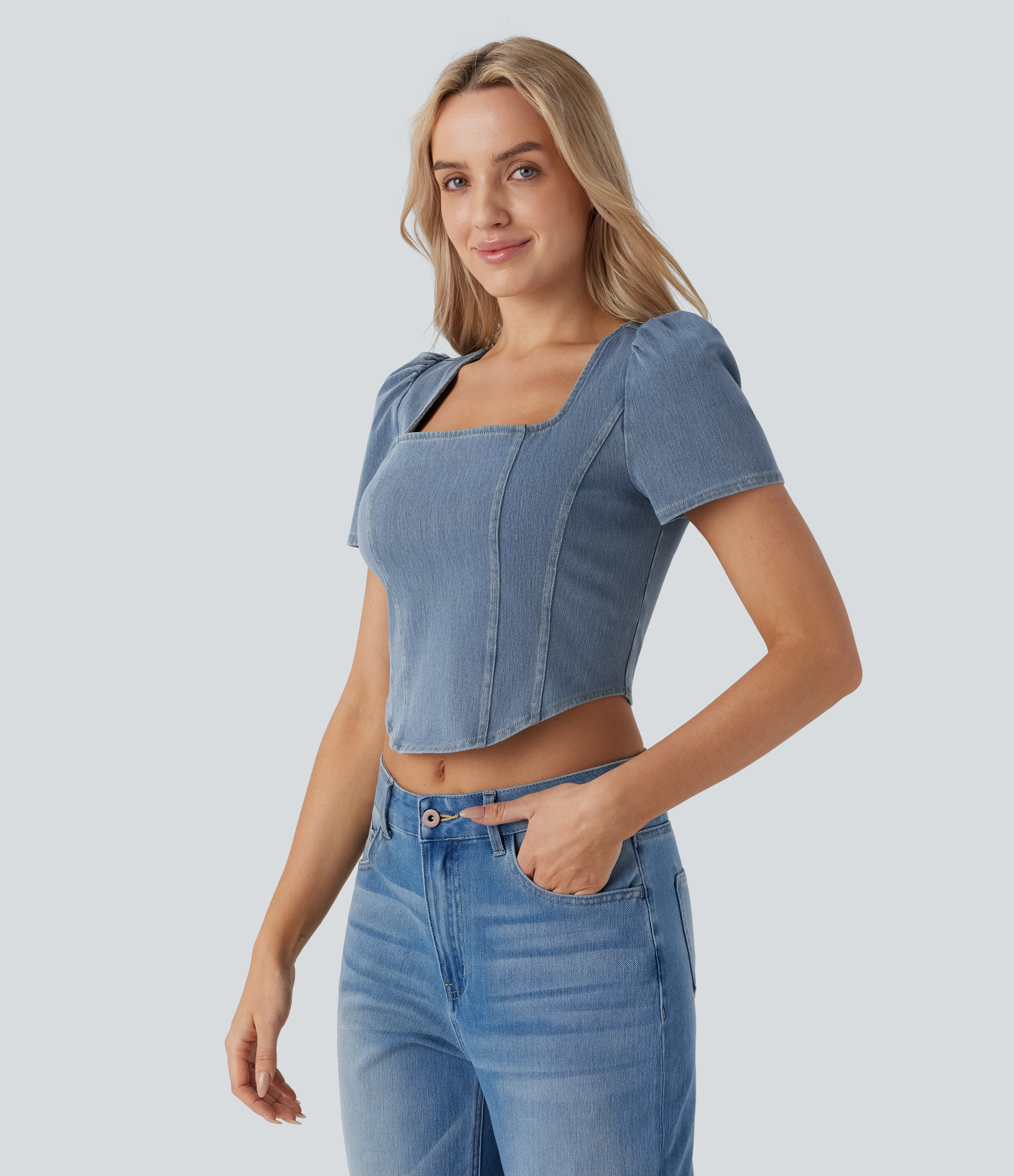 Halara Flex™ - Lässige, kurze Bluse aus elastischem Strick-Denim mit quadratischem Ausschnitt und abgerundetem Saum
