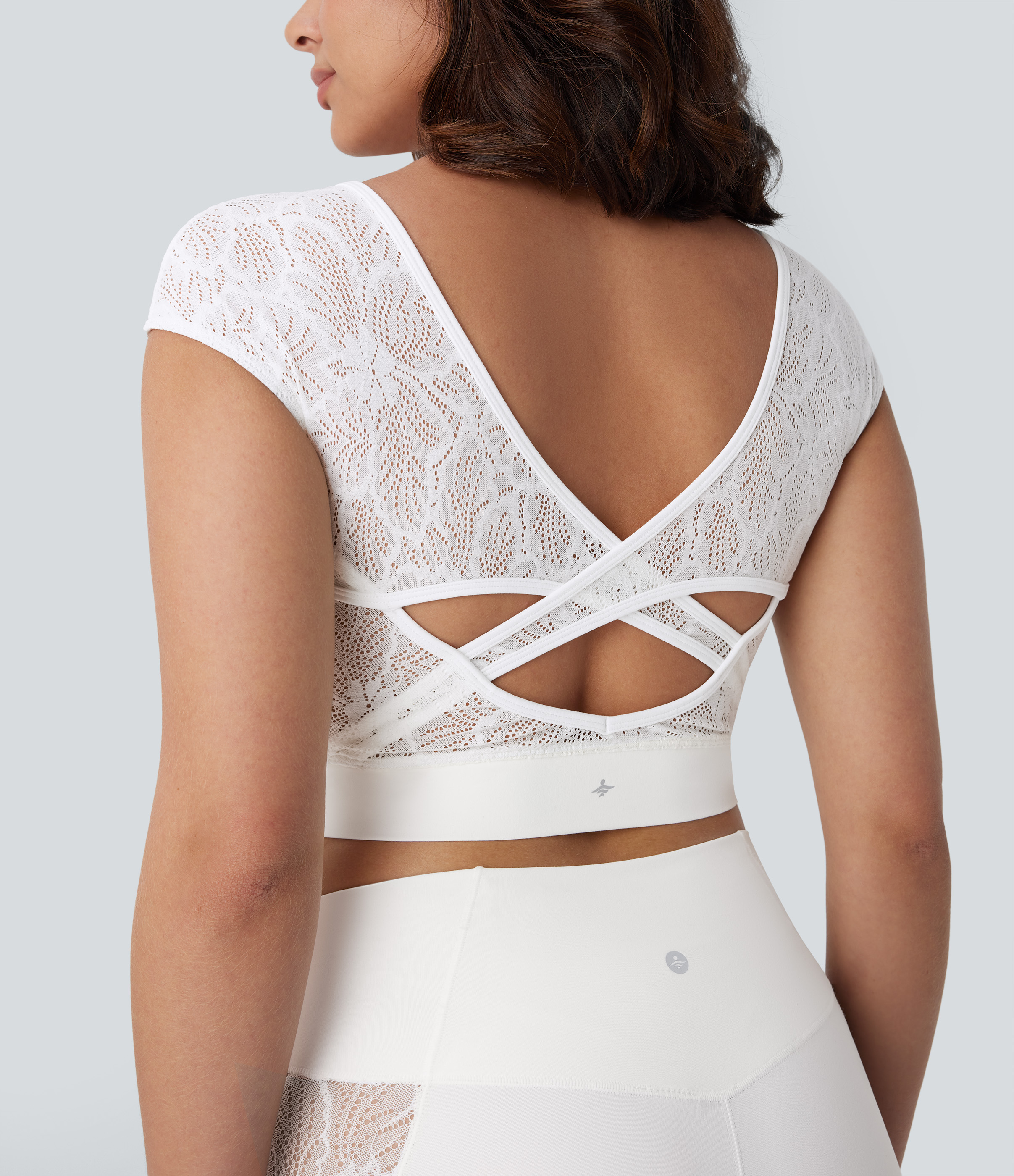Halara Softlyzeroв„ў Backless Contrast Lace Crossover Hem Cropped Yoga Sports Top-UPF50+  - White - XL 