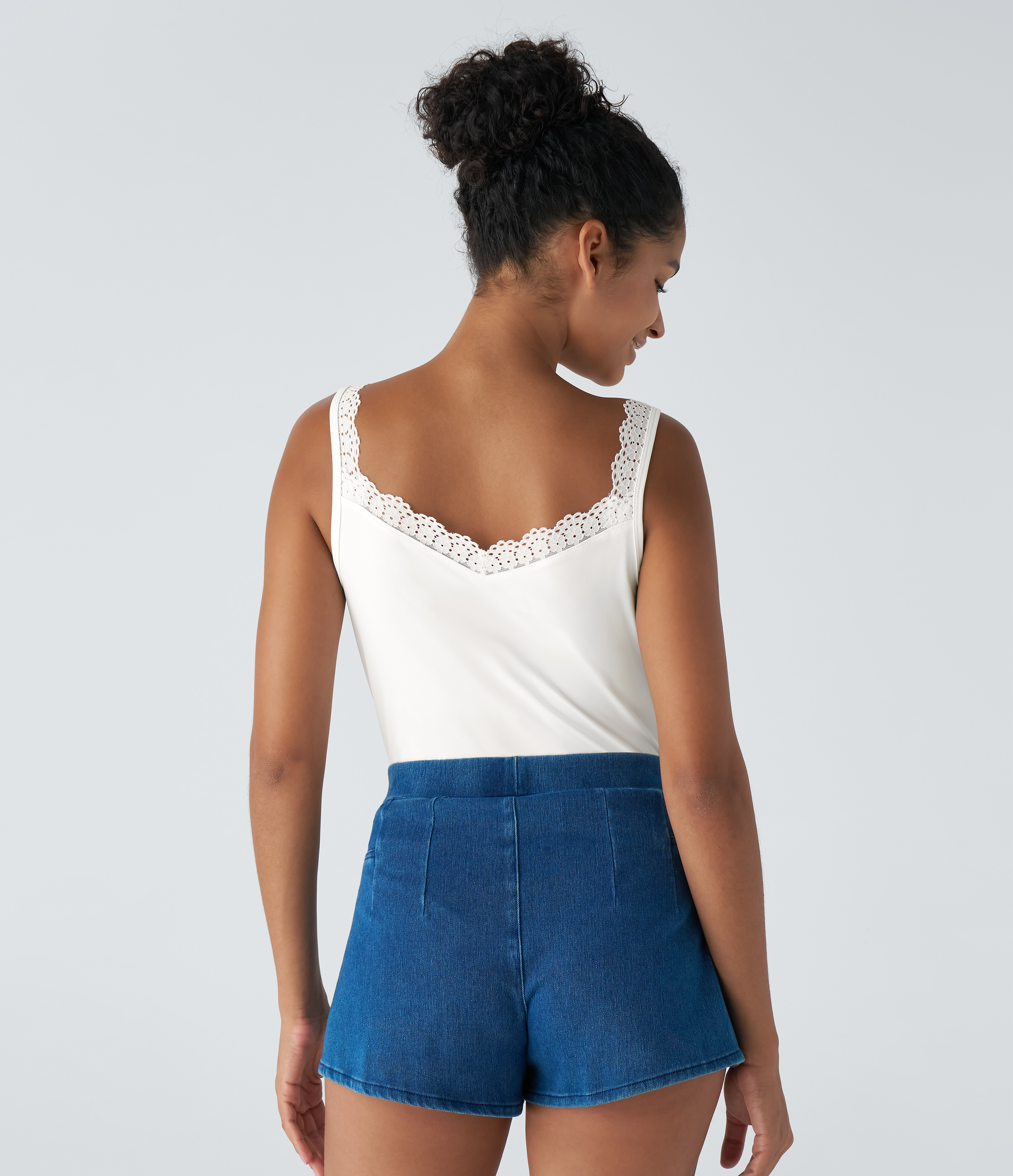 Halara Contrast Lace Backless Basic Casual Tank Top Tank Top - White - XS golf tops halter top tunic tops sleeveless tops backless top 