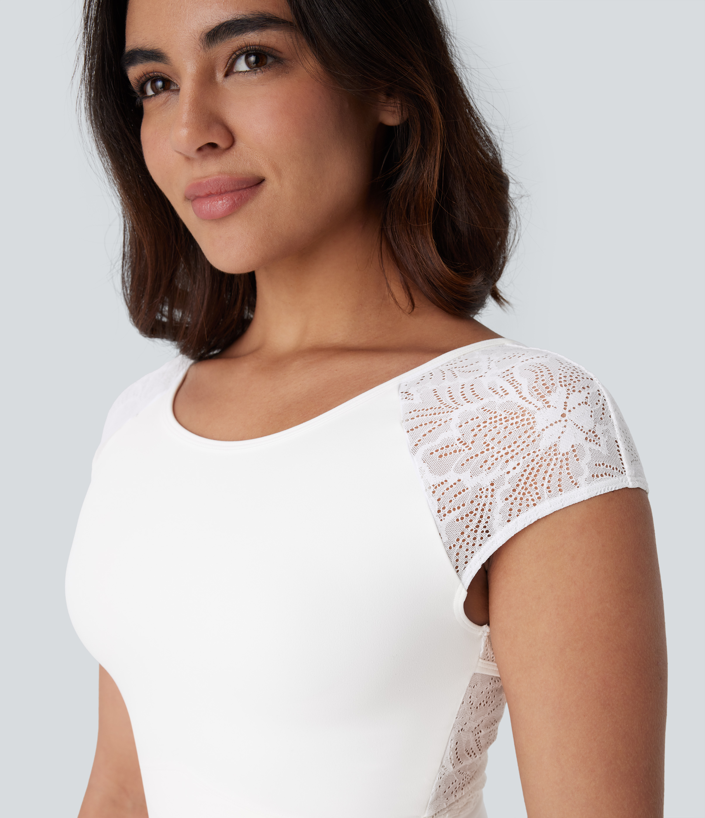 Halara Softlyzeroв„ў Backless Contrast Lace Crossover Hem Cropped Yoga Sports Top-UPF50+  - White - XL 