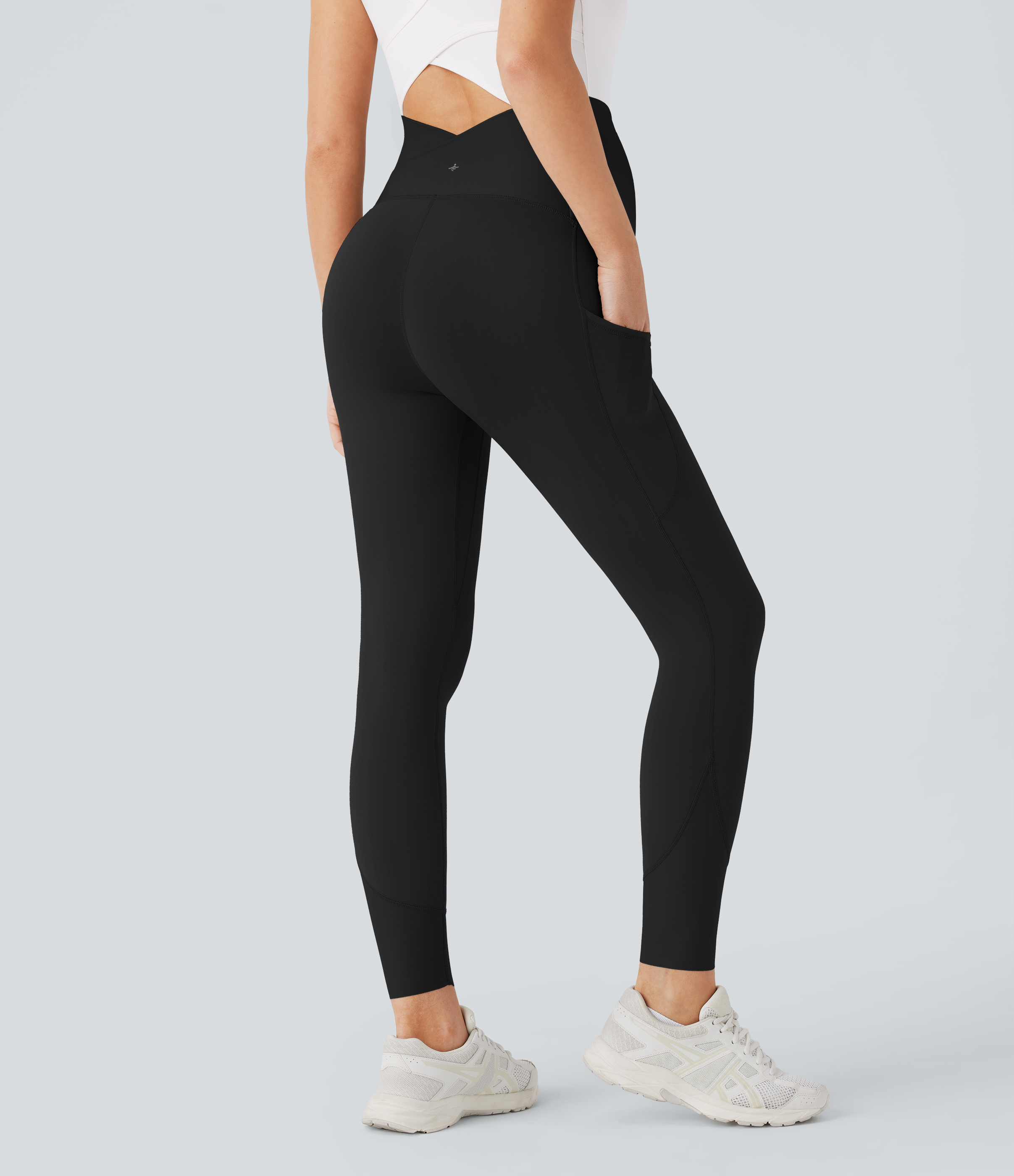 Halara Softlyzeroв„ў Super High Waisted Back Crossover Side Pocket 7/8 Yoga Maternity Leggings-UPF50+  - Black - M(7/8) gym leggings 