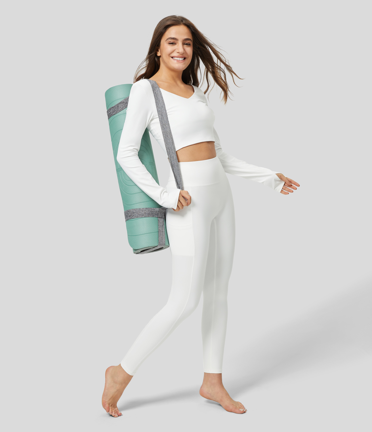 Halara Padded V Neck Backless Thumb Hole Cropped Yoga Sports Top  - White - S 