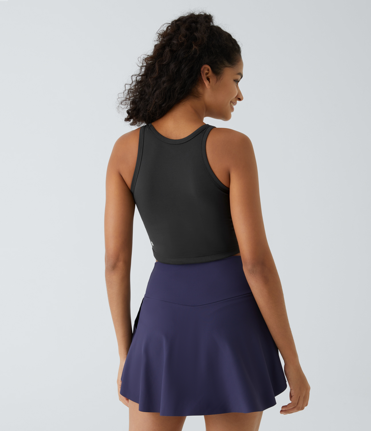 Halara SpeedWaveв„ў Curved Hem Cropped Skinny Quick Dry Tennis Tank Top Tank Top - Black - L golf tops halter top tunic tops sleeveless tops 