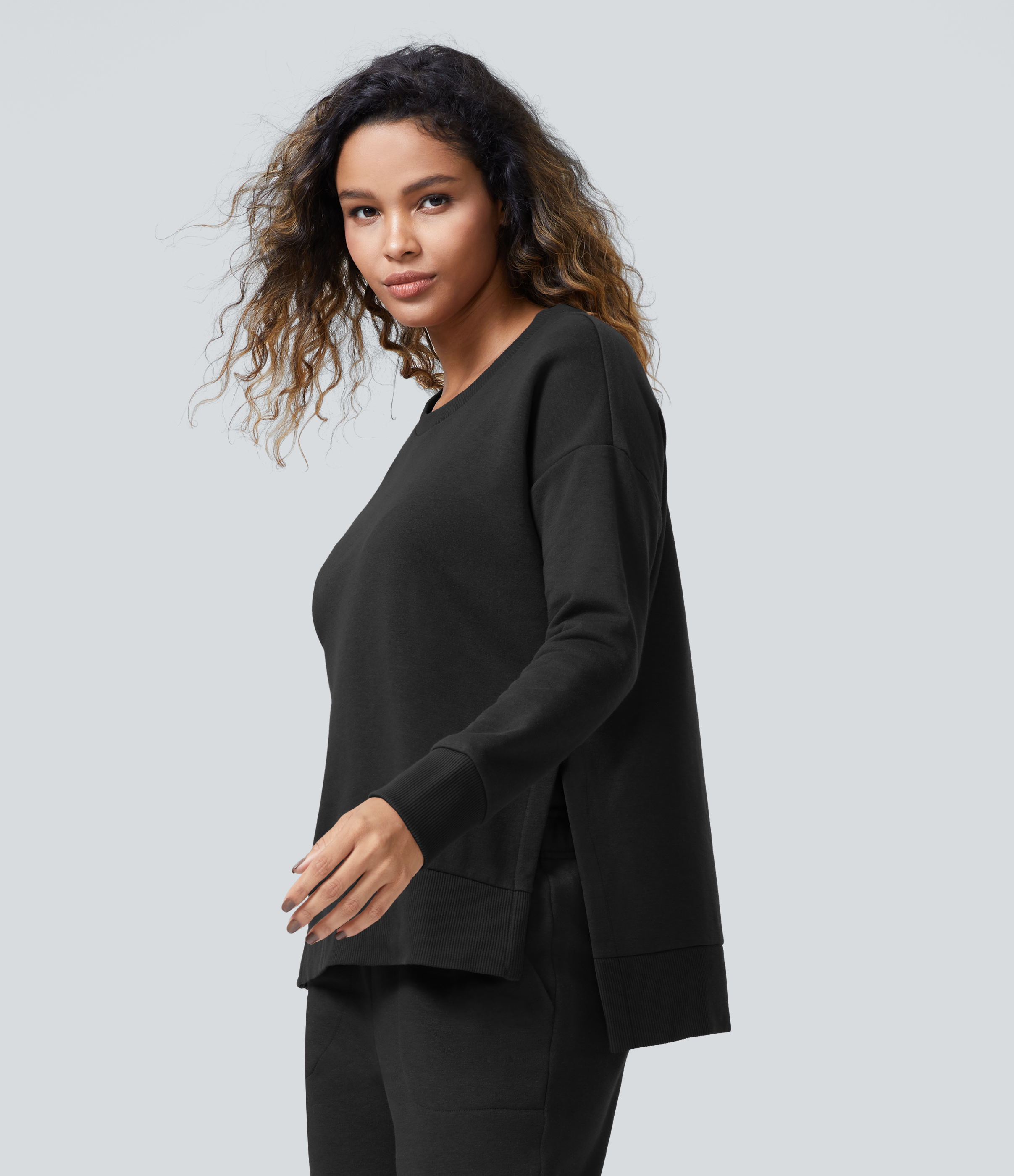 Halara Round Neck Long Sleeve Side Split Fleece Casual Sweatshirt  - Black - M 
