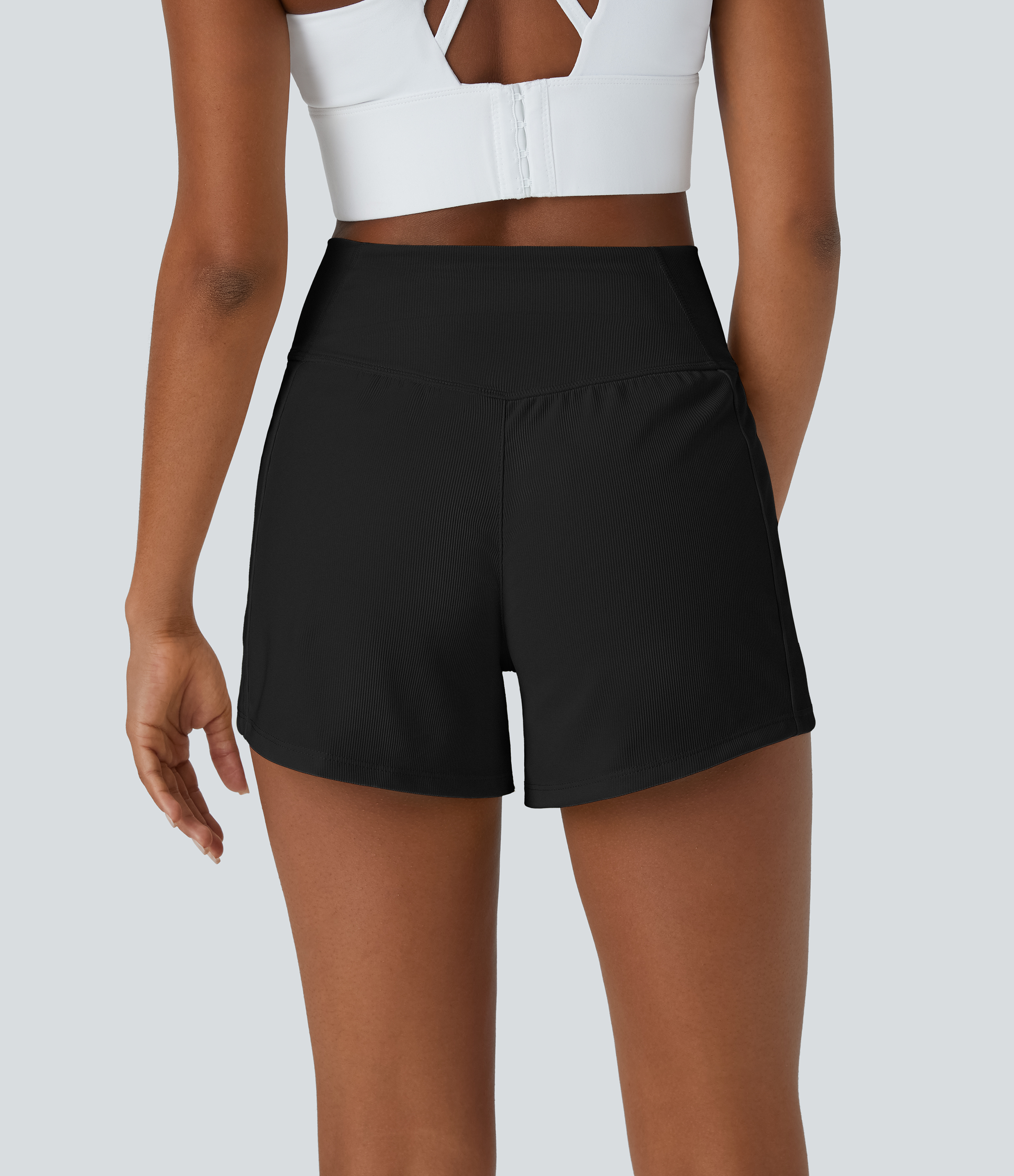 Halara PatitoffВ® Flow Pet Hair Resistant Crossover Side Pocket Shorts 4