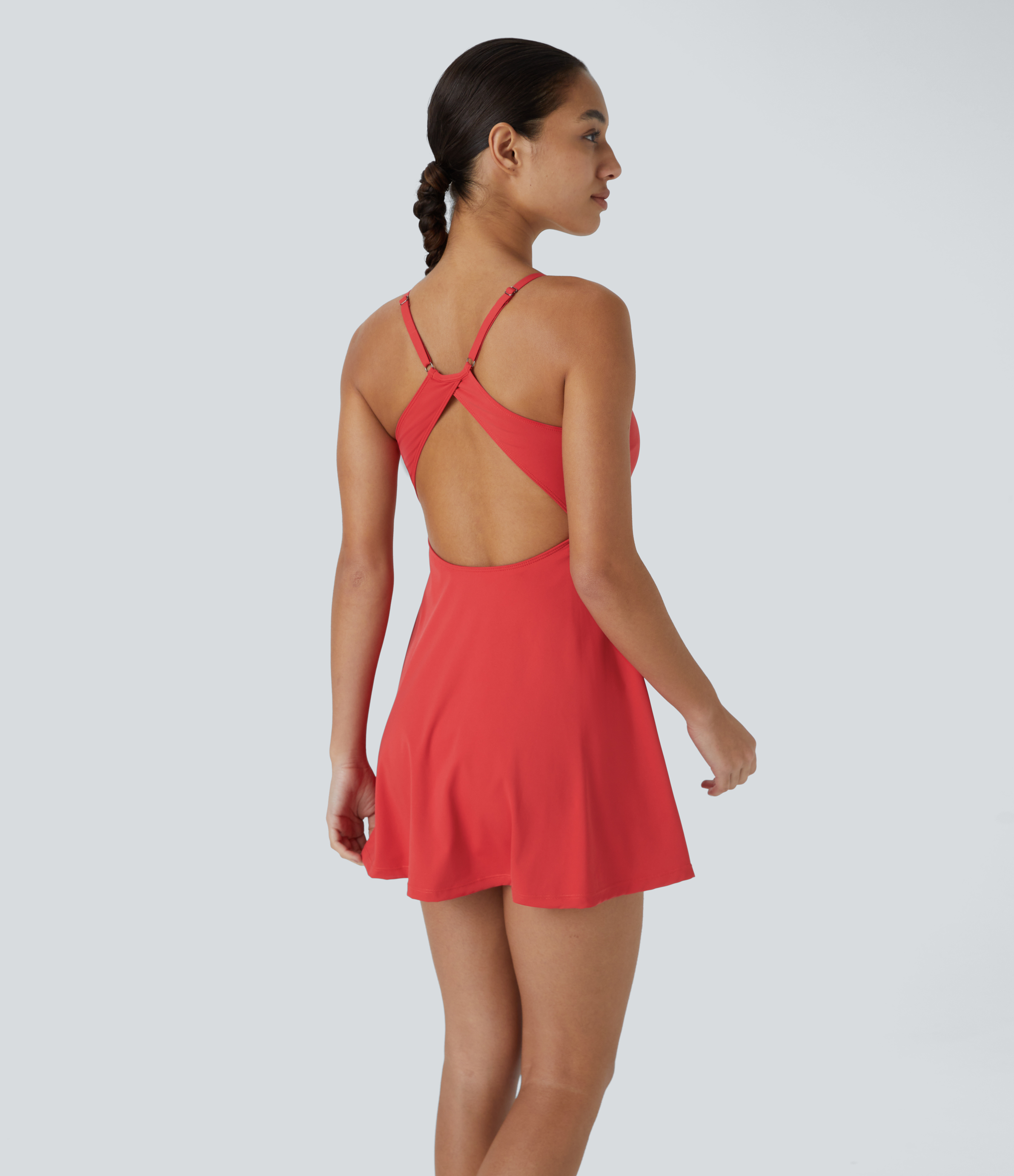 Rückenfreies 2-in-1-Aktivkleid mit verstellbaren Trägern und Taschen – Easy Peezy Edition