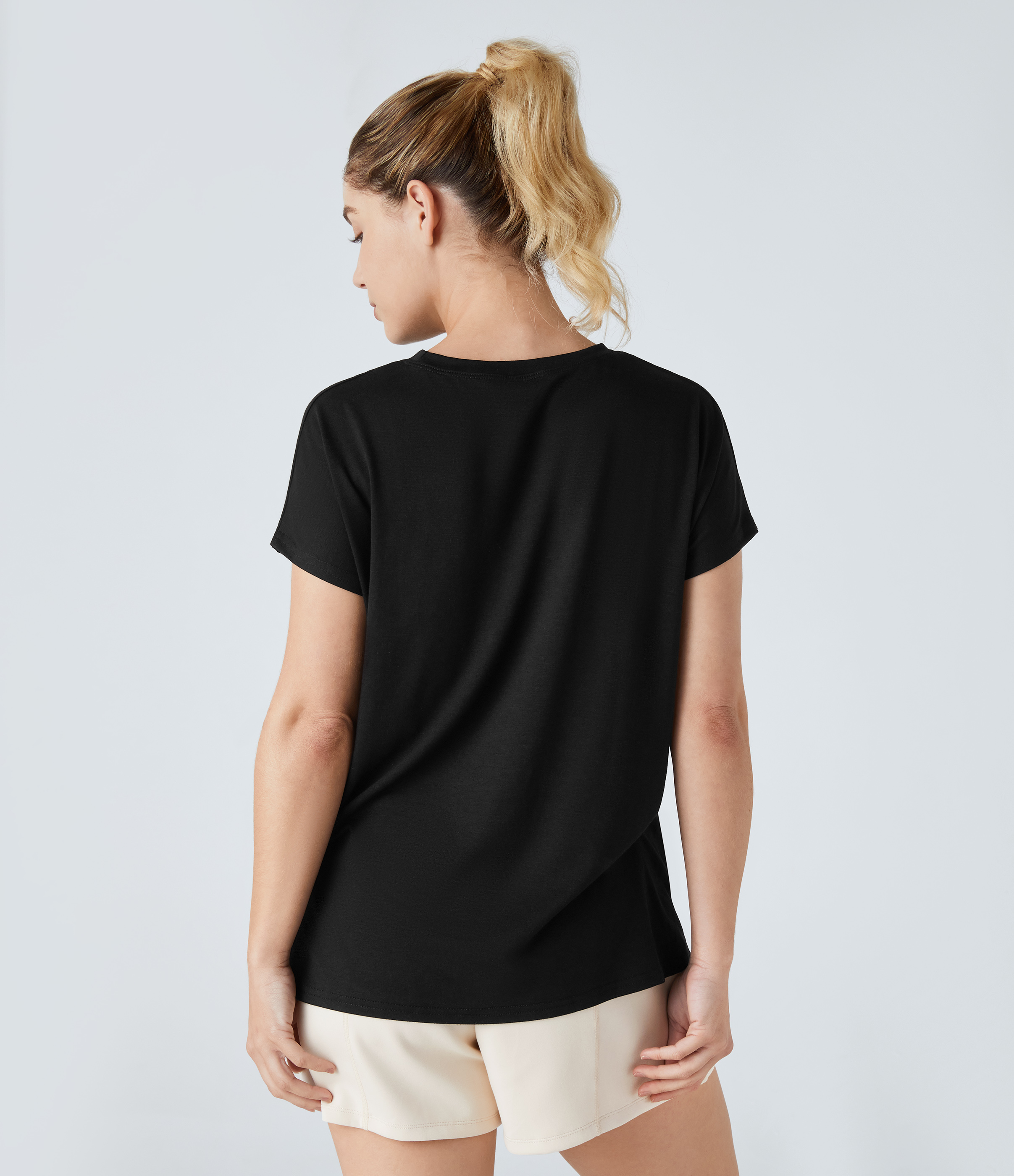 Halara Round Neck Chest Pocket Split Hem Relax Casual T-Shirt  - Black - M 