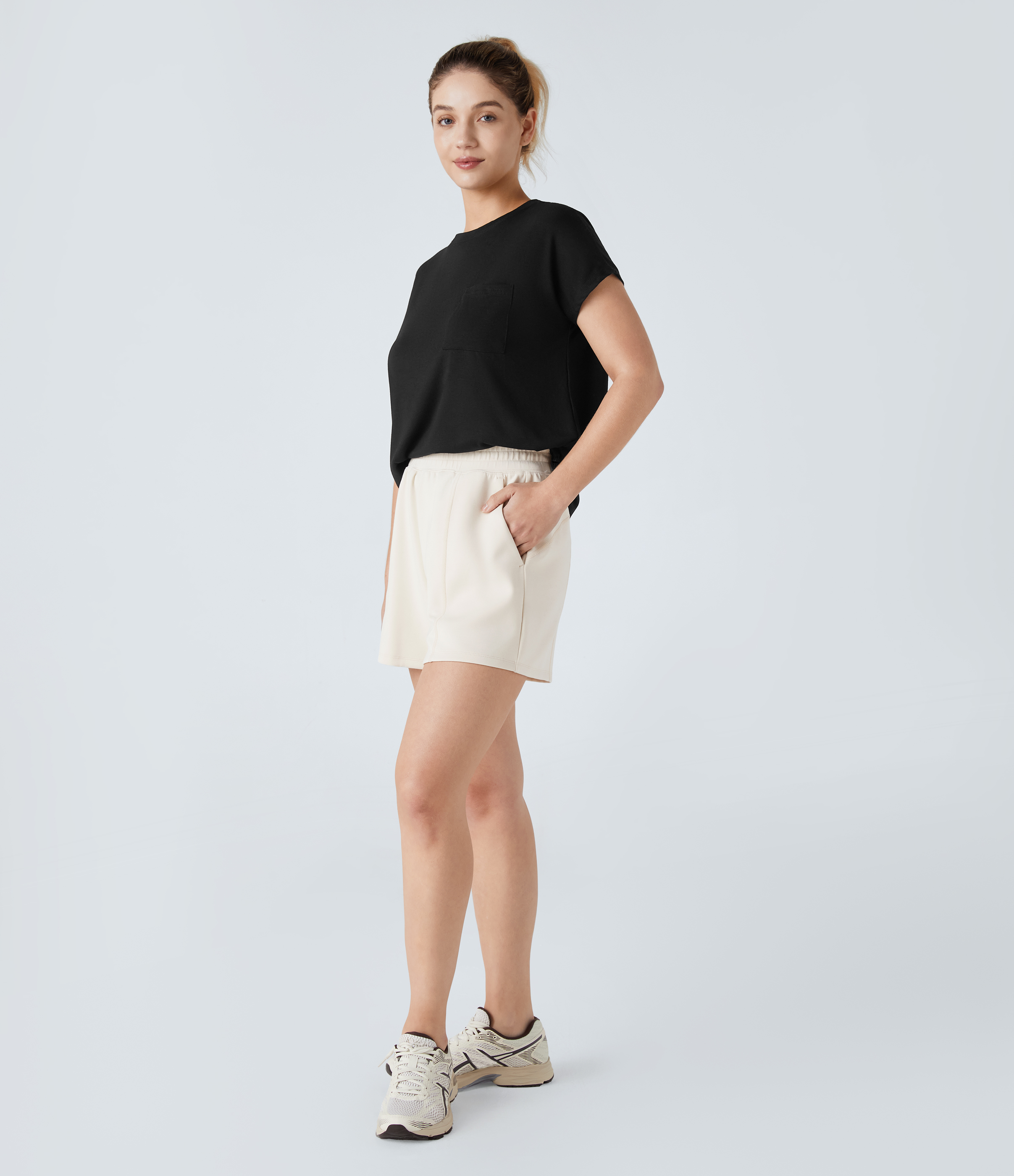 Halara Round Neck Chest Pocket Split Hem Relax Casual T-Shirt  - Black - M 