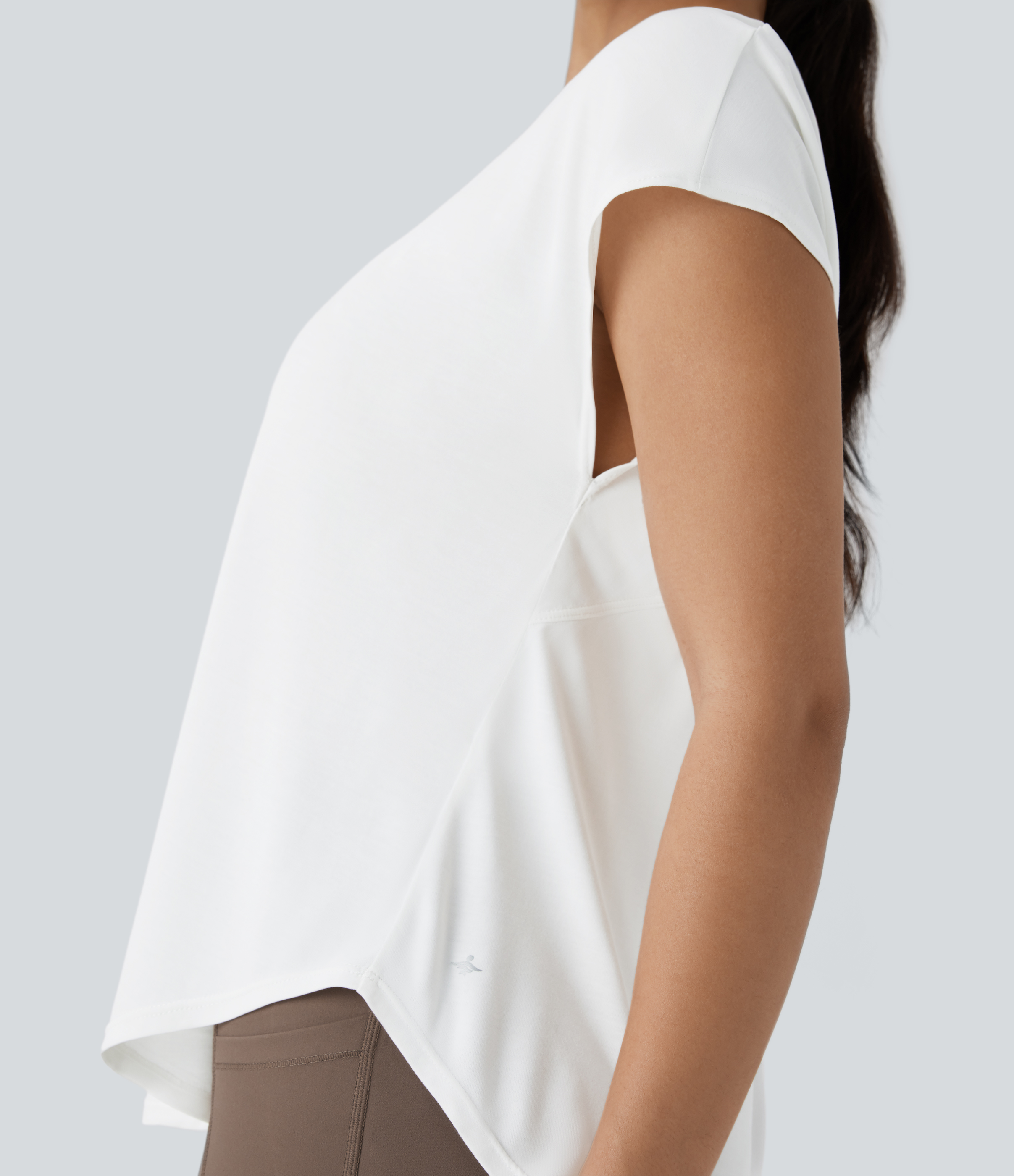 Halara Backless Cowl Back Short Sleeve Curved Hem Yoga Sports Top  - White - L 