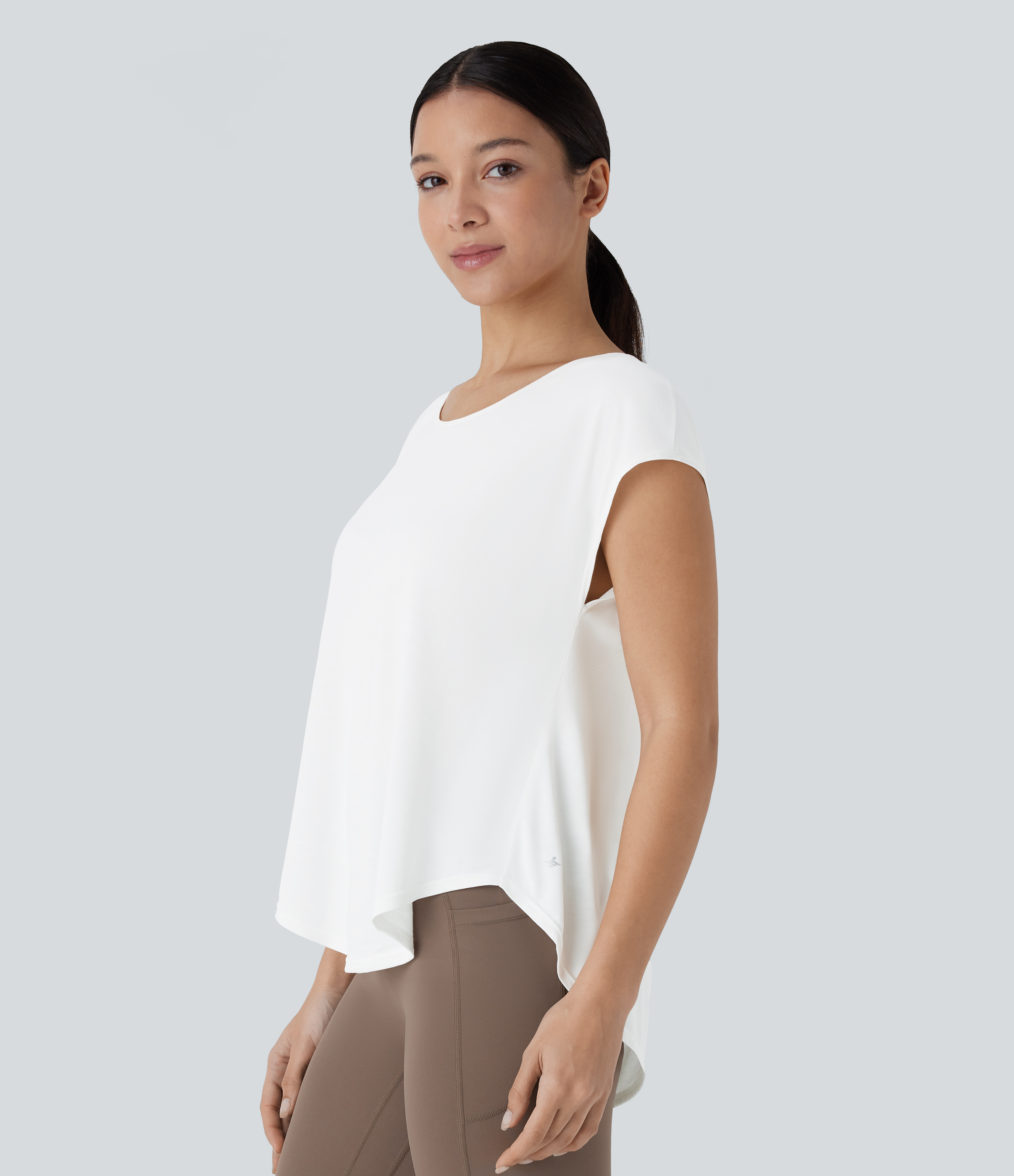 Halara Backless Cowl Back Short Sleeve Curved Hem Yoga Sports Top  - White - L 