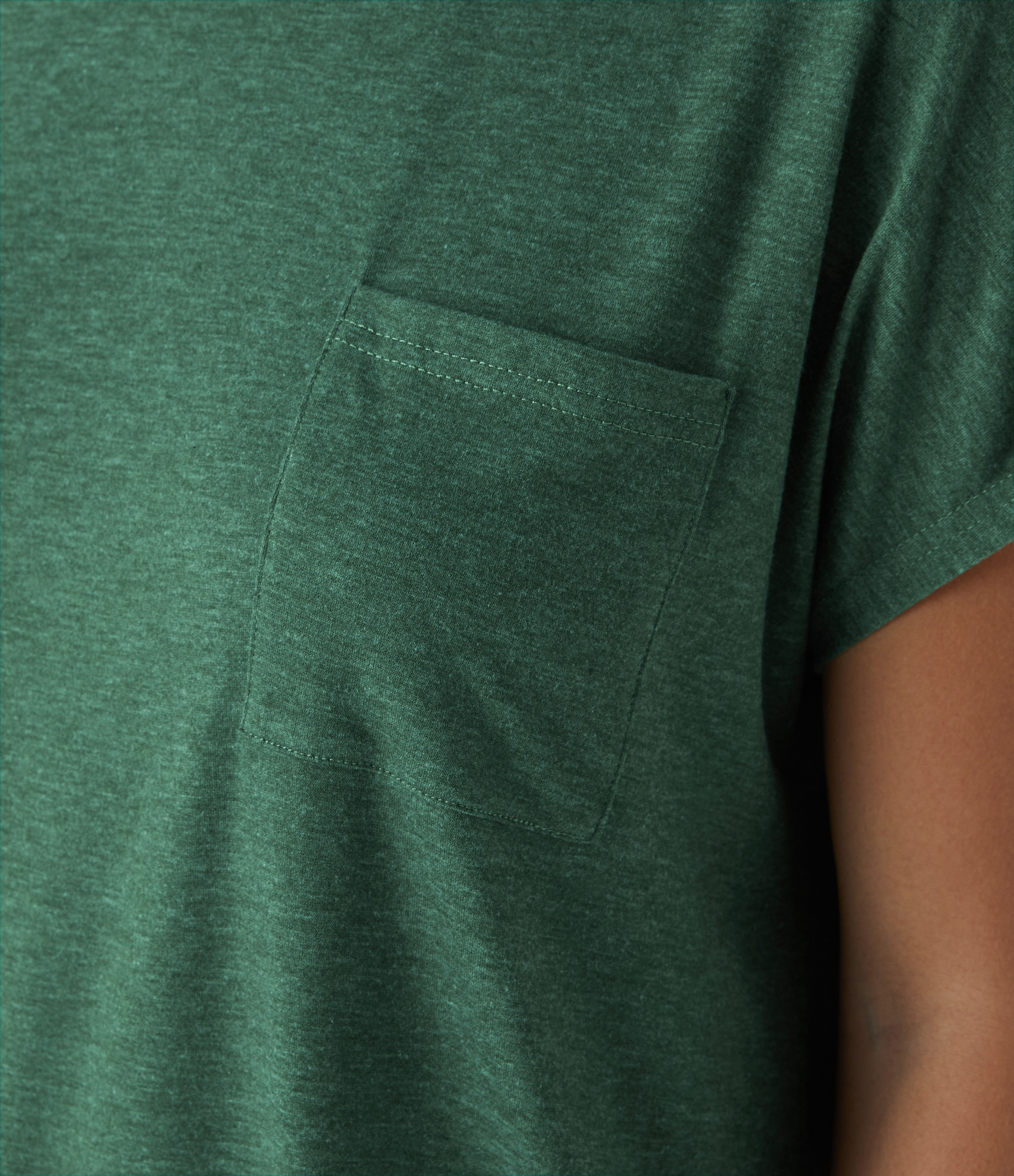Halara Round Neck Chest Pocket Split Hem Relax Casual T-Shirt  - Dark Green Floral Yarn - M 