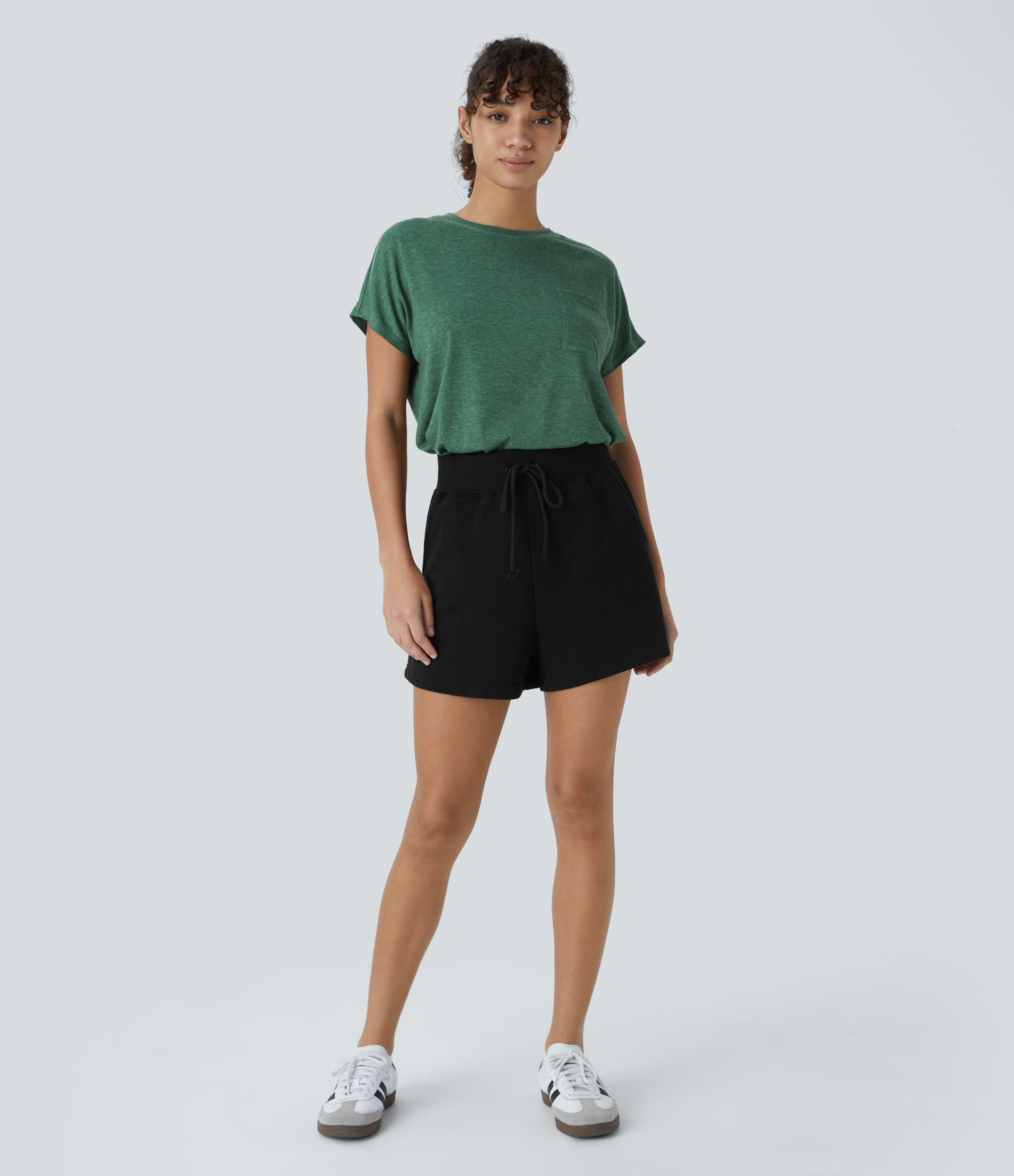 Halara Round Neck Chest Pocket Split Hem Relax Casual T-Shirt  - Dark Green Floral Yarn - M 