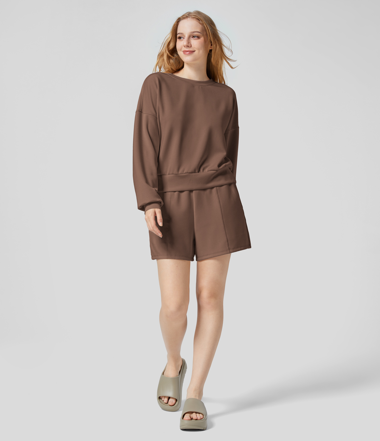 

Halara Mid Rise Elastic Waist Side Pocket Solid Casual Shorts - Mustang