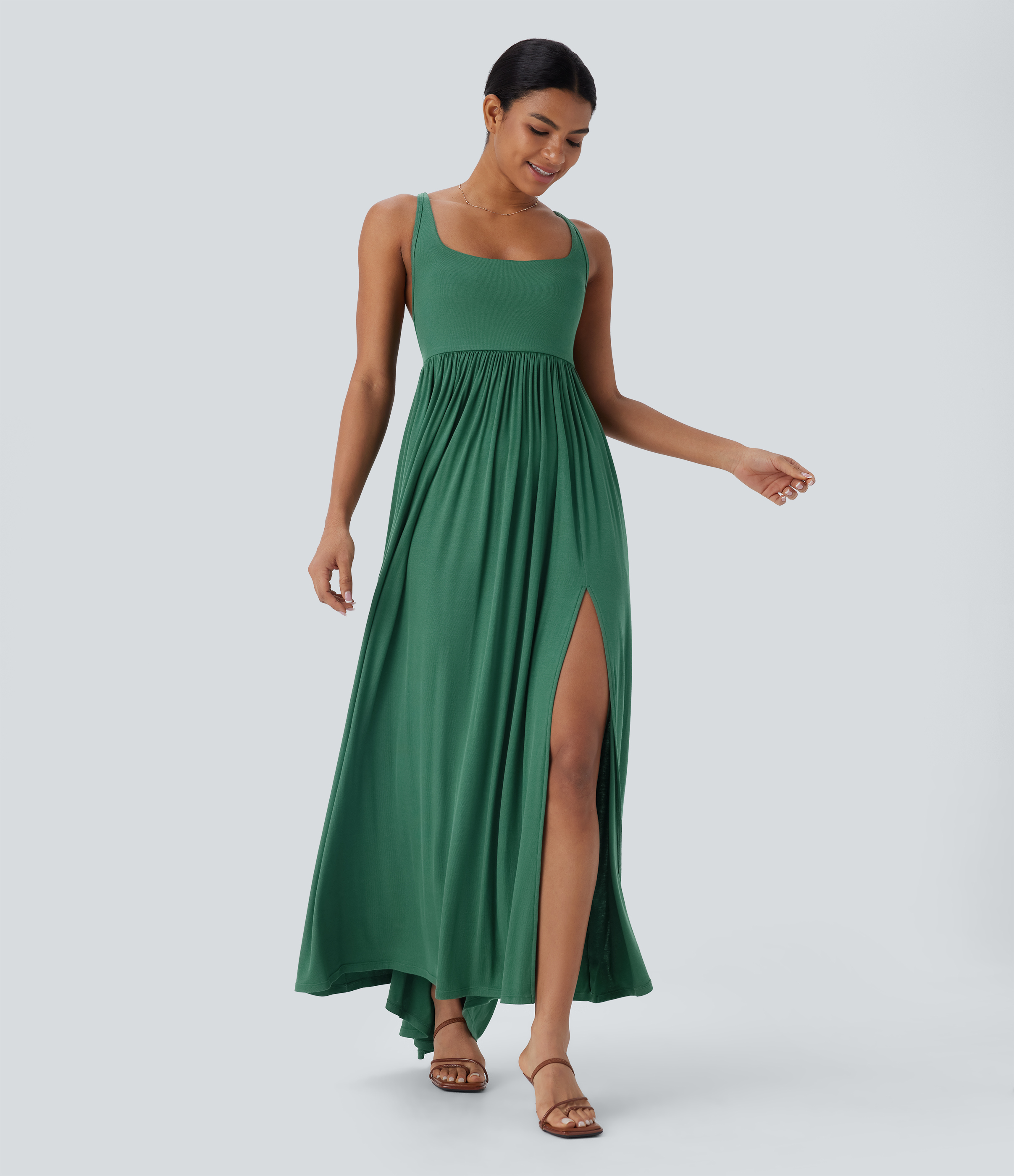 Dark Verdant Green Vestido largo tipo lencero con espalda descubierta, fruncido, abertura y bolsillos / 2
